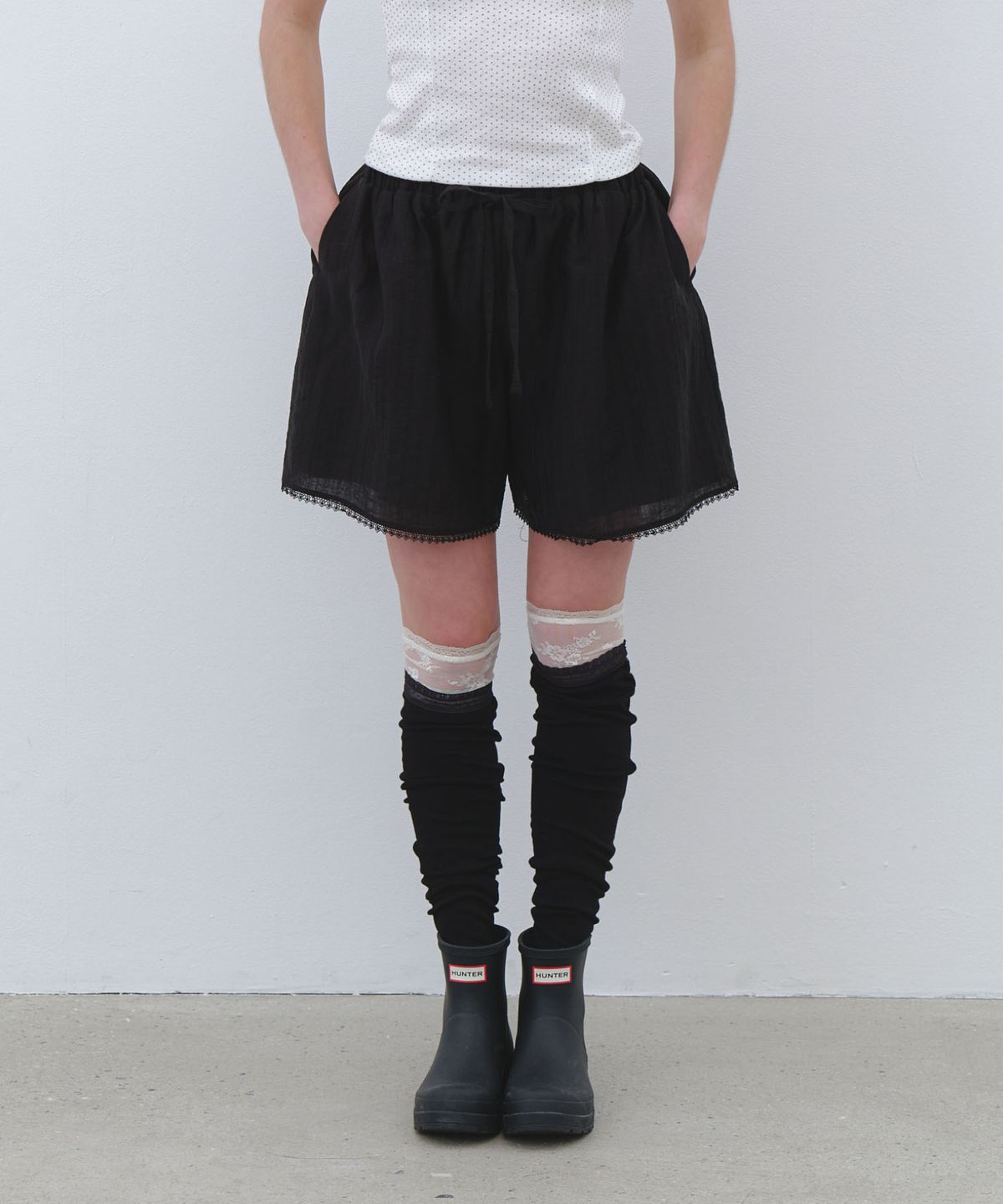 클루니(CLUNY) Cool Rayon Lace Shorts - black
