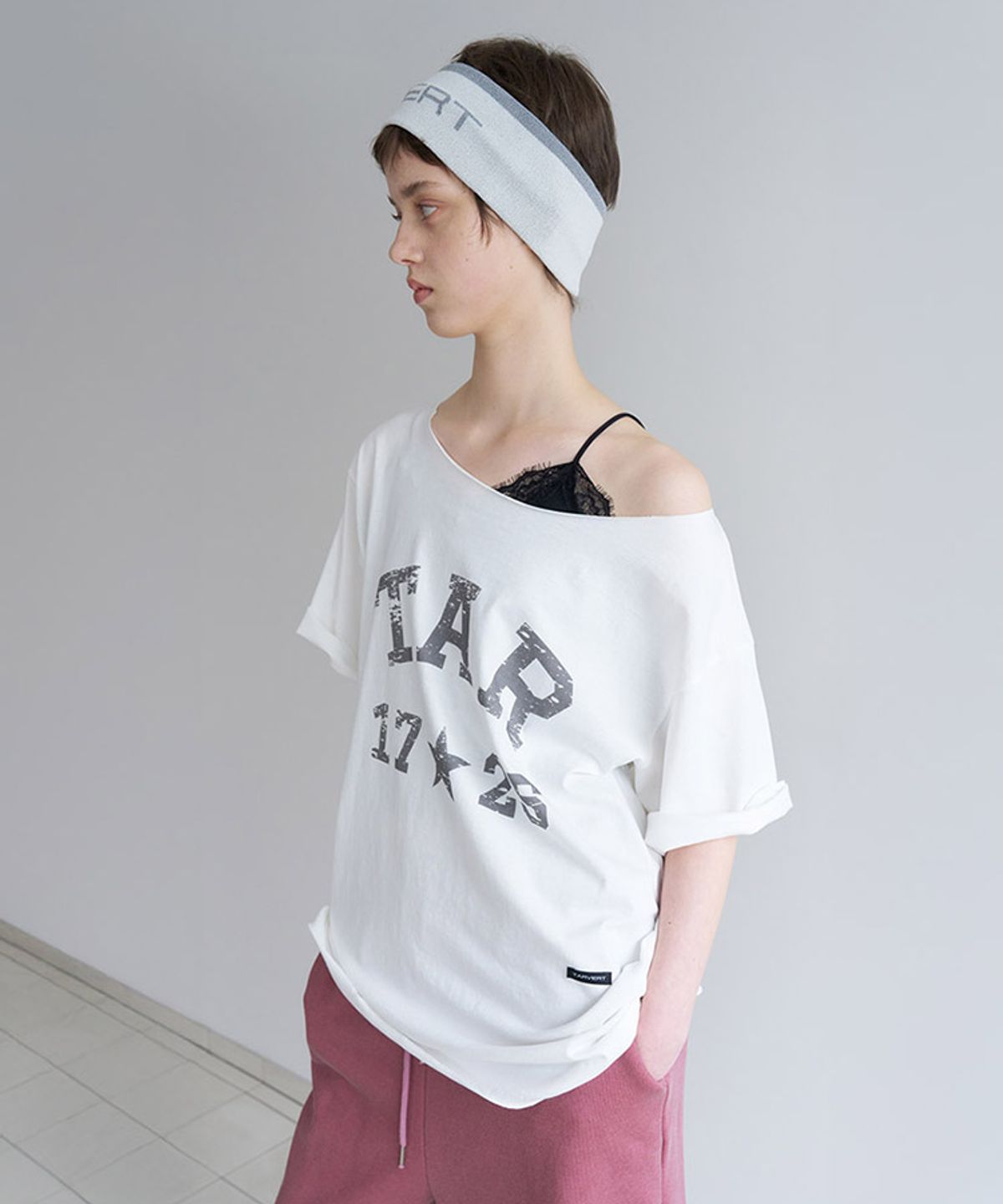 타버트(TARVERT) Crack Logo Oversized T-Shirt - White