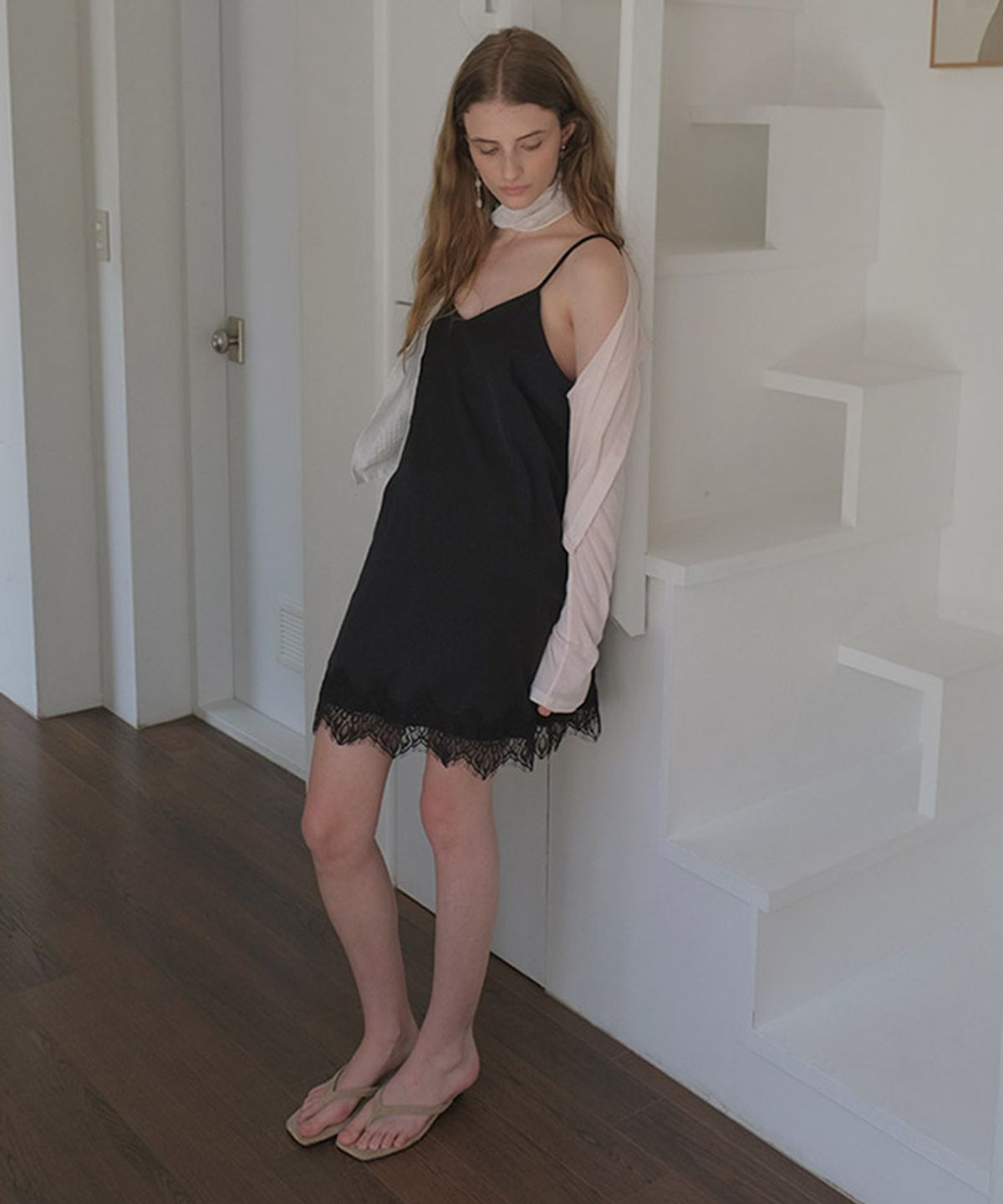 타버트(TARVERT) Satine Midi Lace Dress - Black