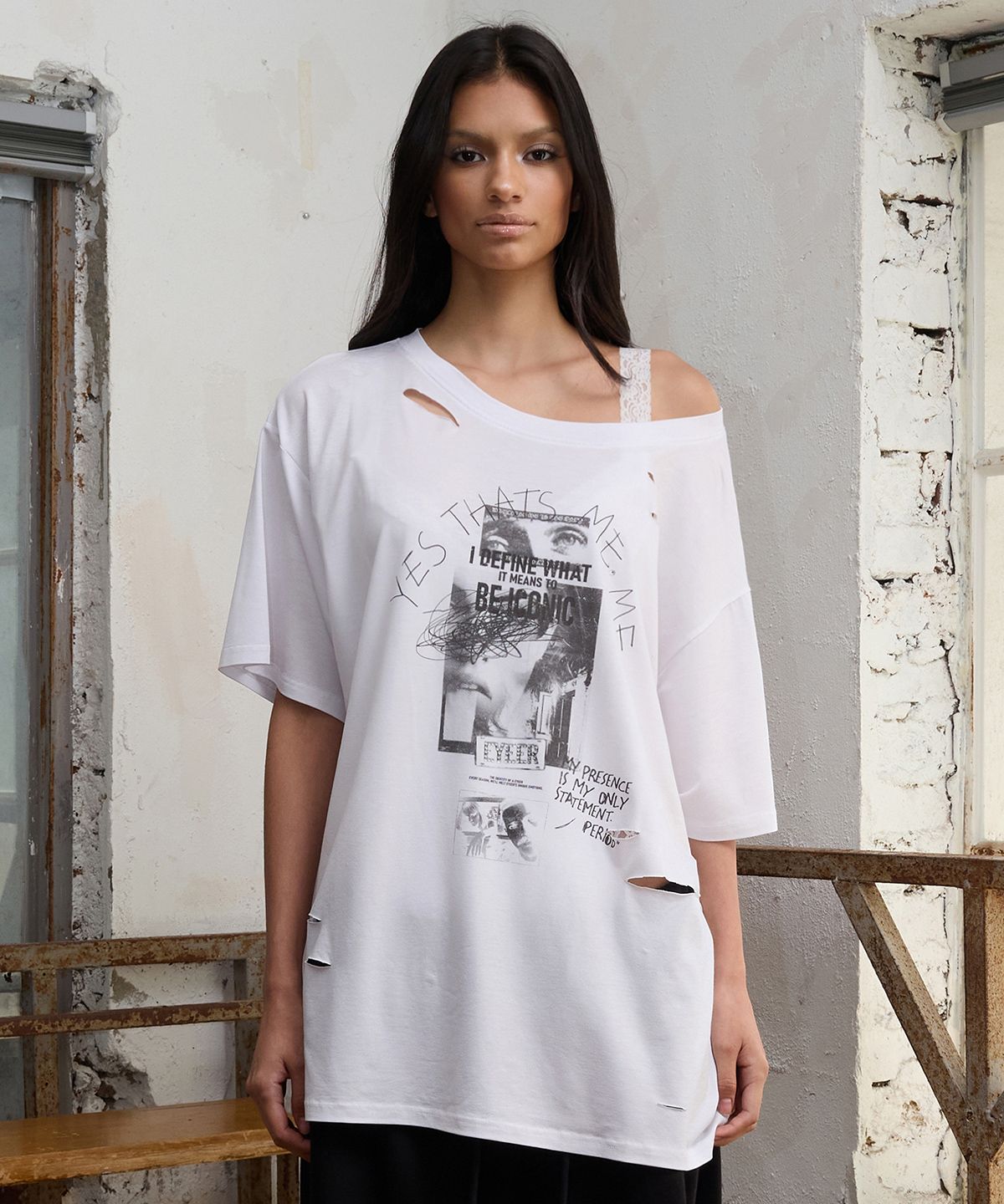 이와이이알(EYEER) Vintage Distressed Graphic T-Shirt - White