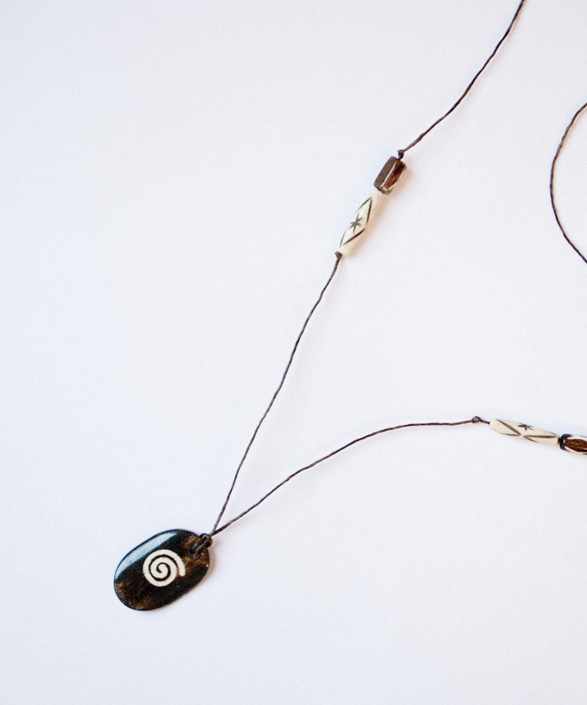 이보키(EVOKY) Totem oval necklace