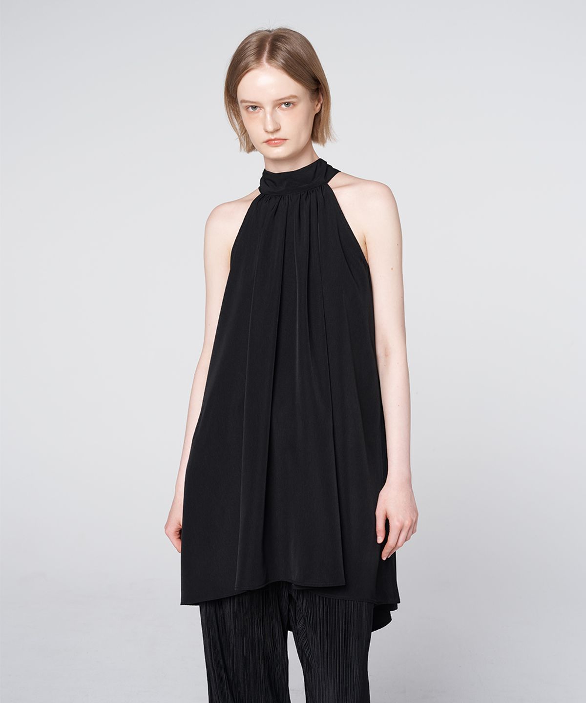 320쇼룸(320SHOWROOM) Halter Neck Shirring Asymmetric Mini Dress Black