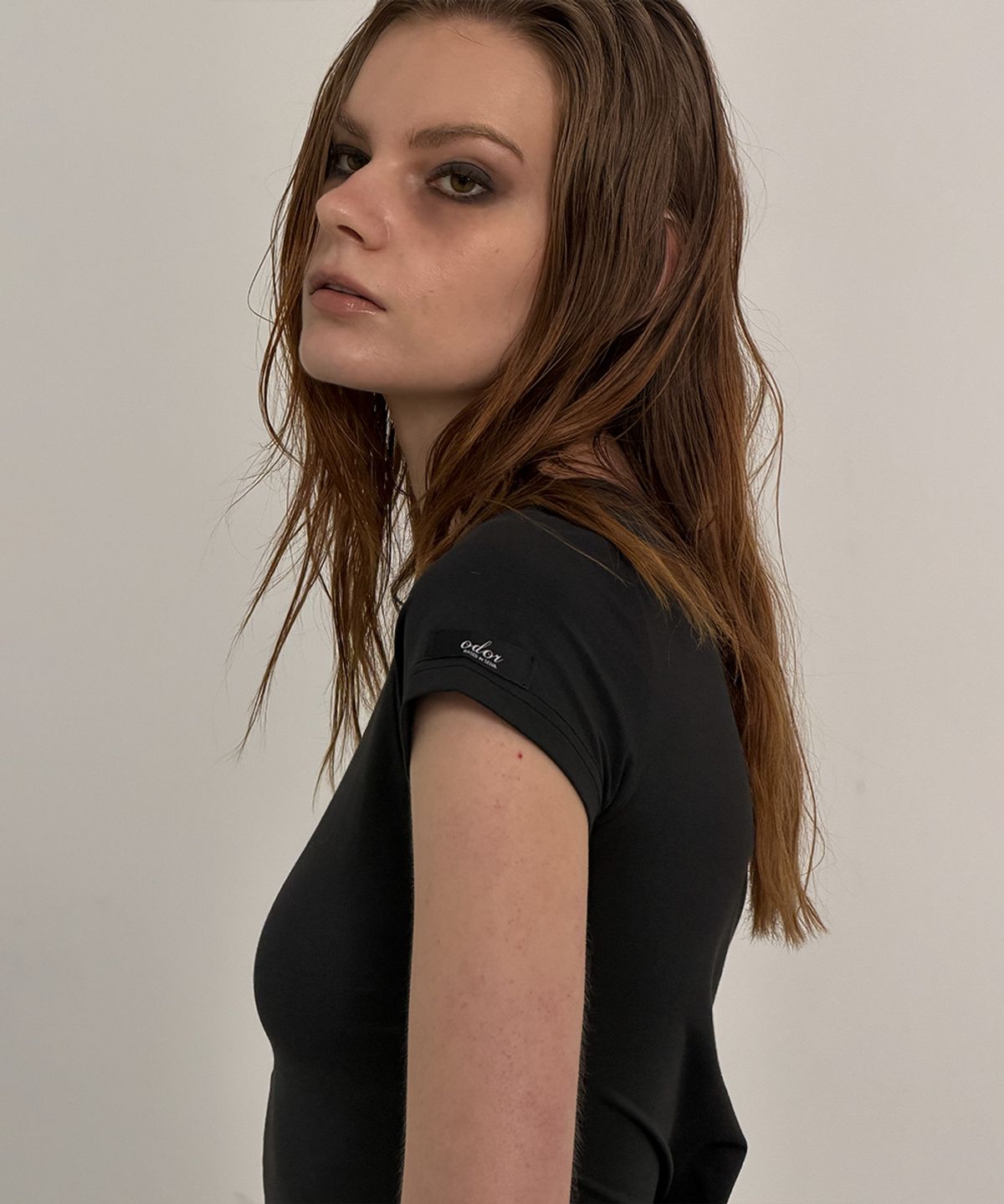 오도어(ODOR) Mellow fit tee - Black
