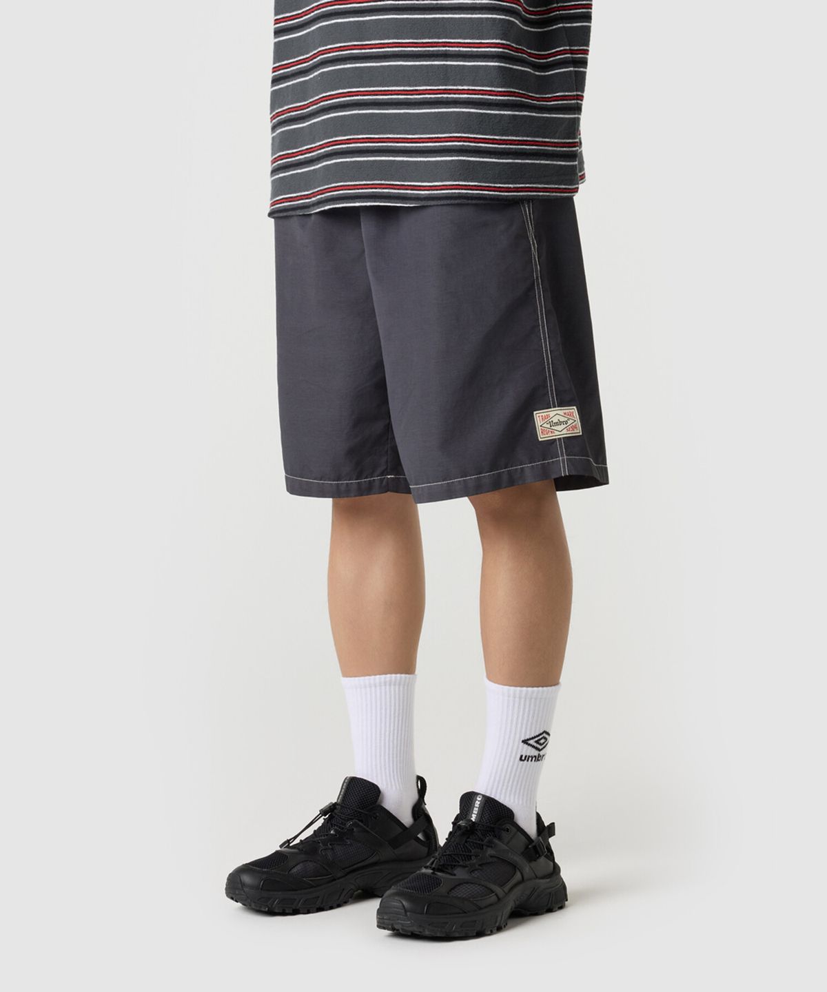 엄브로(UMBRO) 콘크리트 블룸 다잉 우븐 5부 반바지 차콜 UR221CHP57