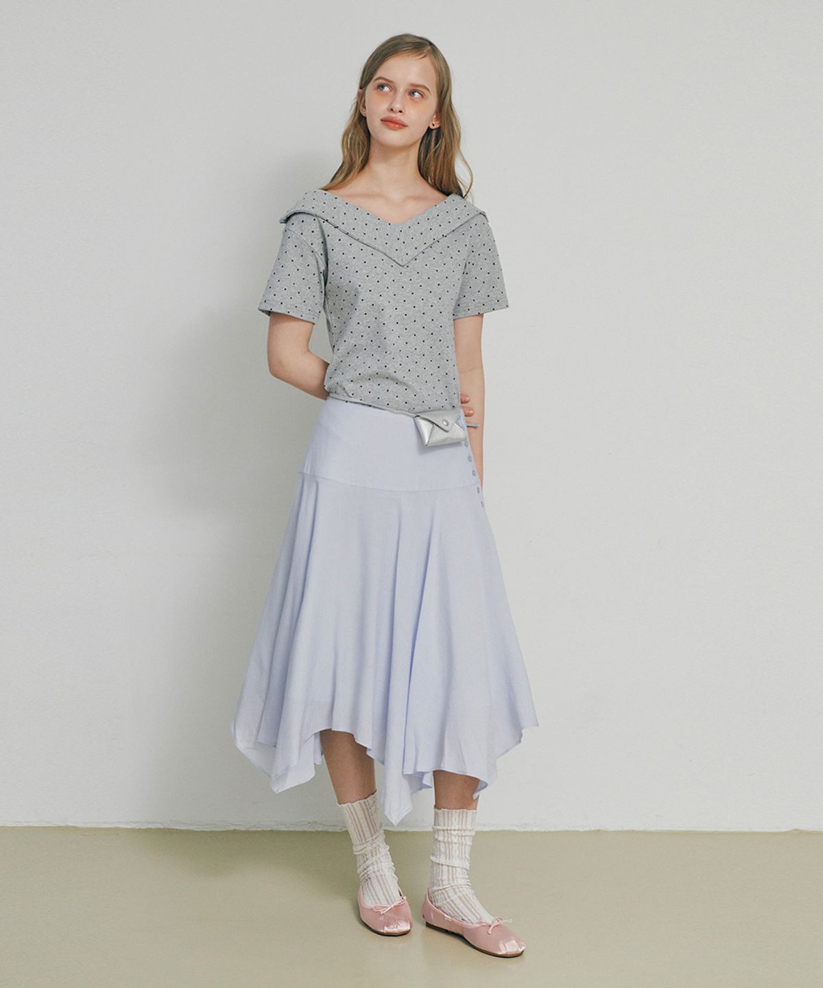 벨로엘(BELLOL) Unbalance button skirt SKYBLUE