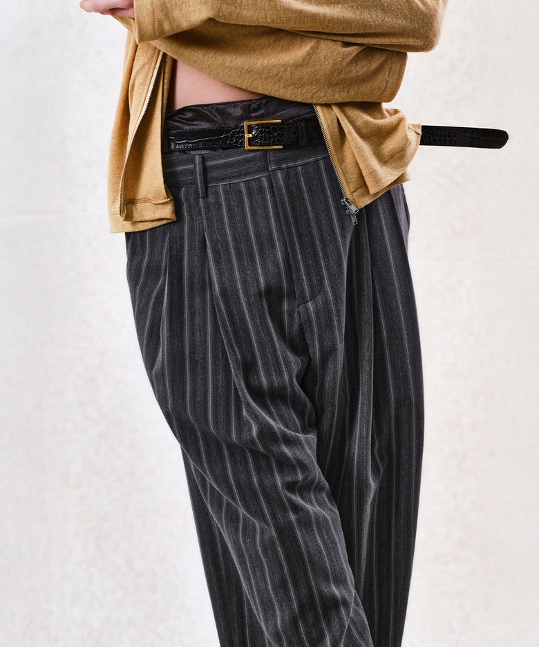 DOUBLE PLEATS STRIPE TROUSERS (GRAY)
