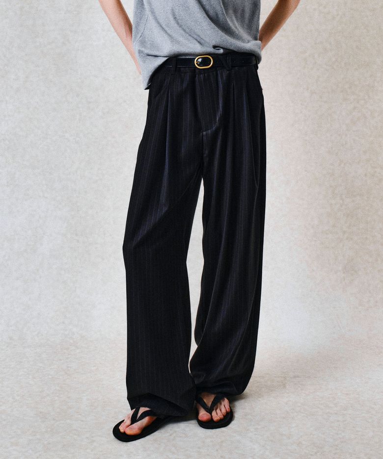 DOUBLE PLEATS STRIPE TROUSERS (NAVY)