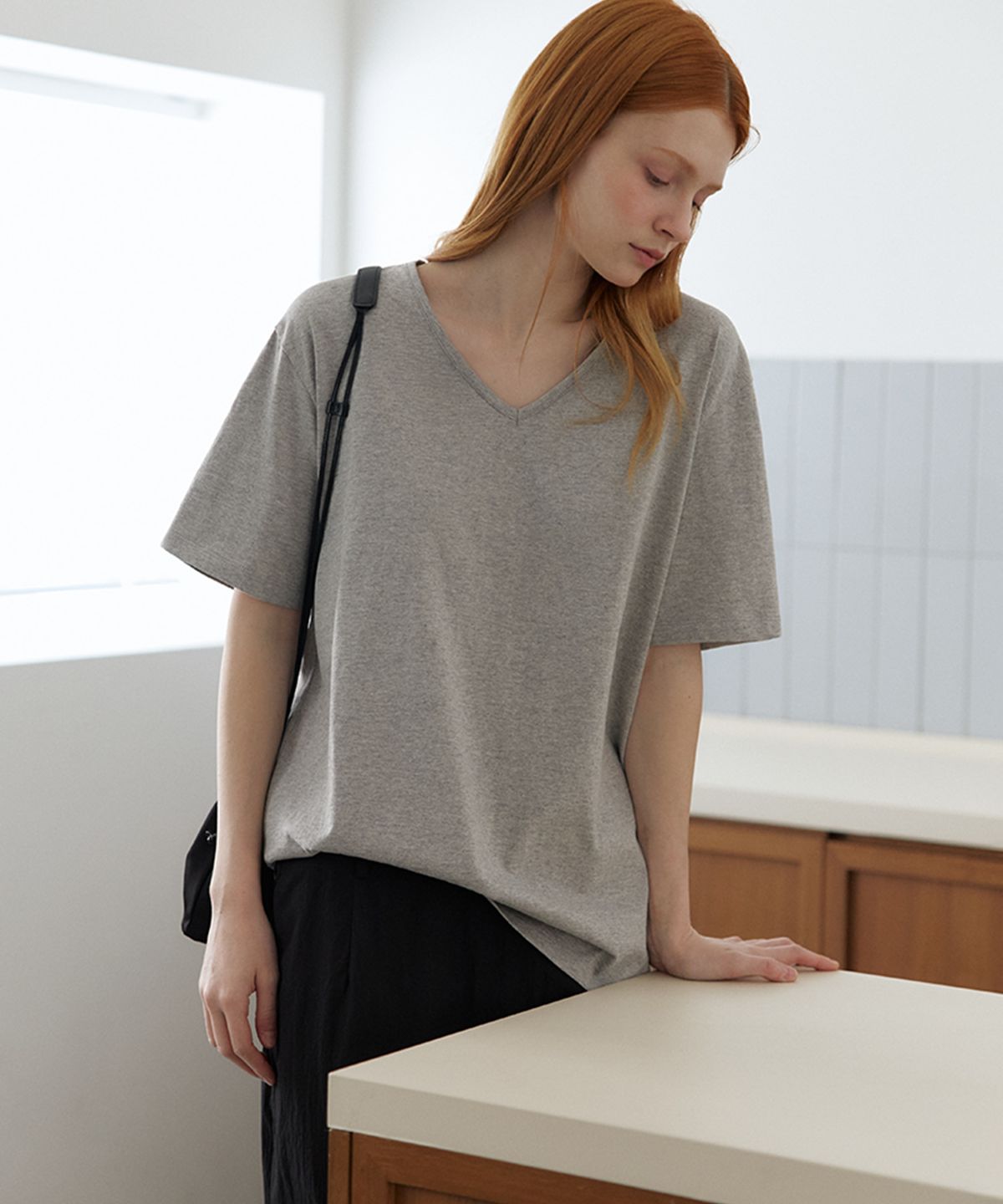노운베러(KNOWNBETTER) Loose fit v-neck T-shirt [KNSS09TS07]_Melange gray