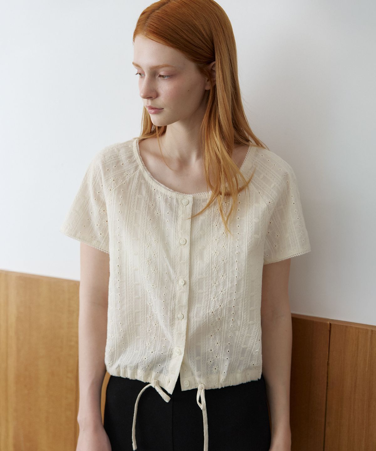 노운베러(KNOWNBETTER) Lace punching blouse [KNSS09BL04]_Cream