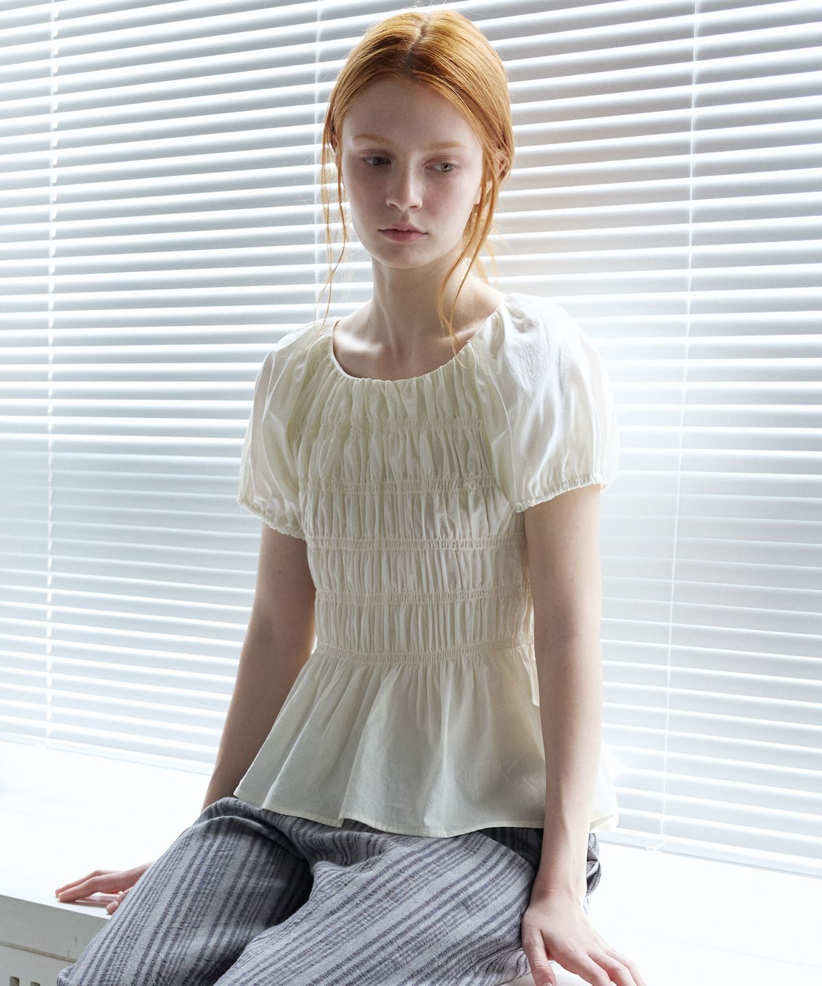 노운베러(KNOWNBETTER) Cotton shirring blouse [KNSS09BL16]_Cream