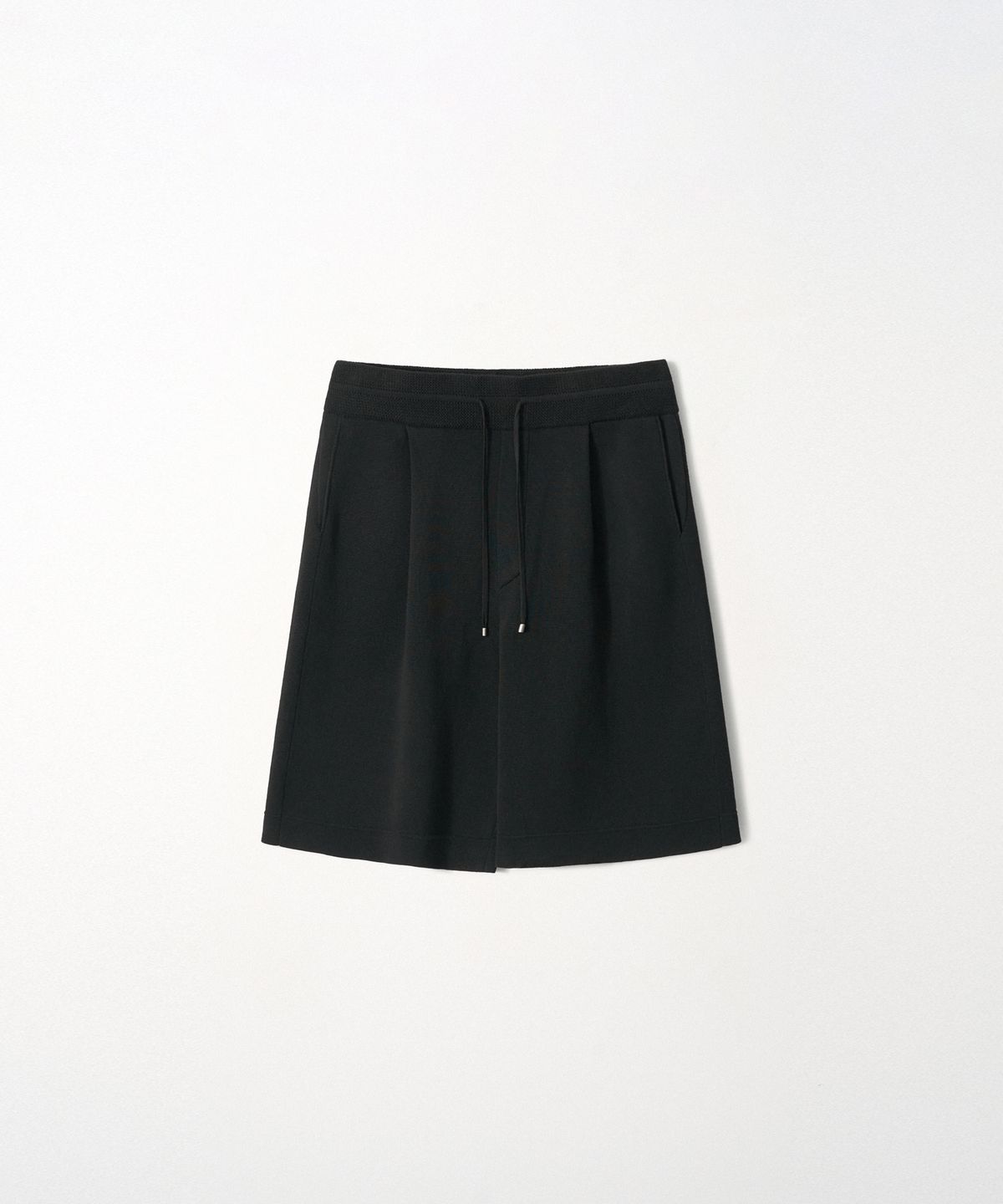 이지오(EZIO) One-Tuck Knit Shorts_Black