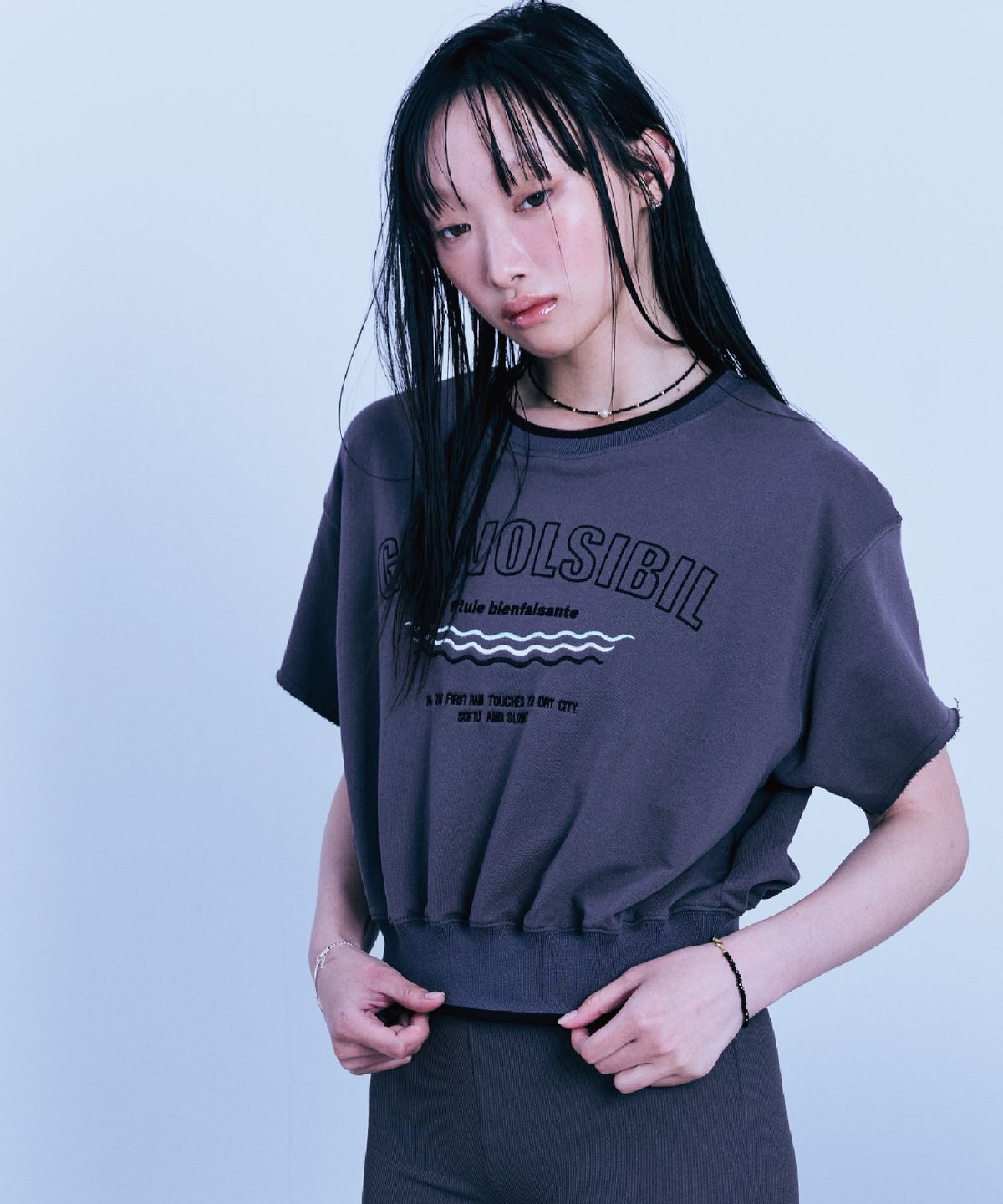 구월십일(GUWOLSIBIL) APPLIQUE CROP MTM CHARCOAL