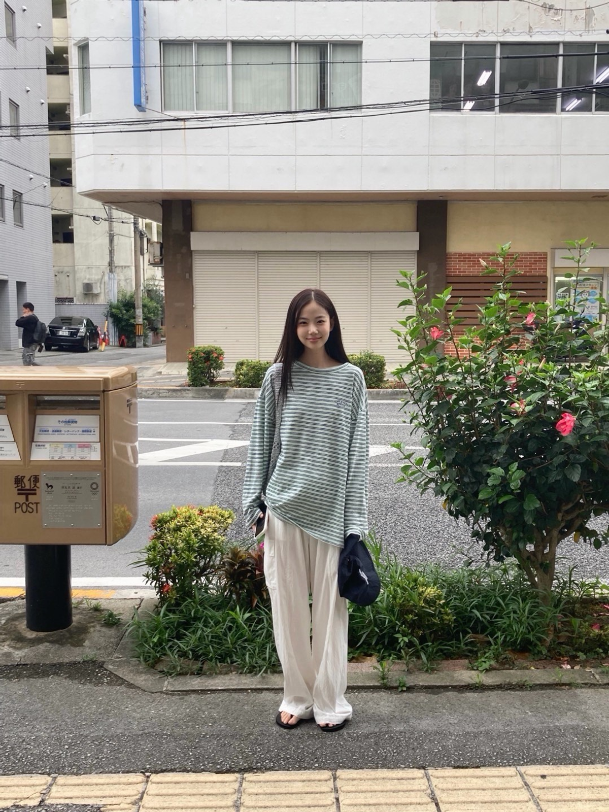 썸웨어버터(SOMEWHEREBUTTER) Fade Line Cargo Pants - Ivory