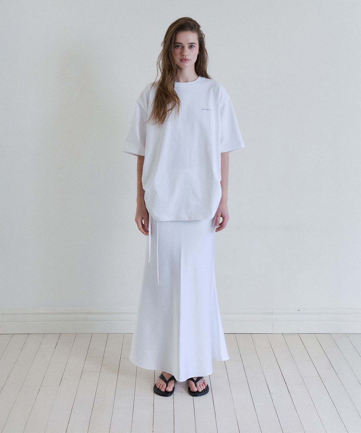 로우넬라인(LOW NELLINE) CAMPBELL’S LOUISE SATIN SKIRT_WHITE