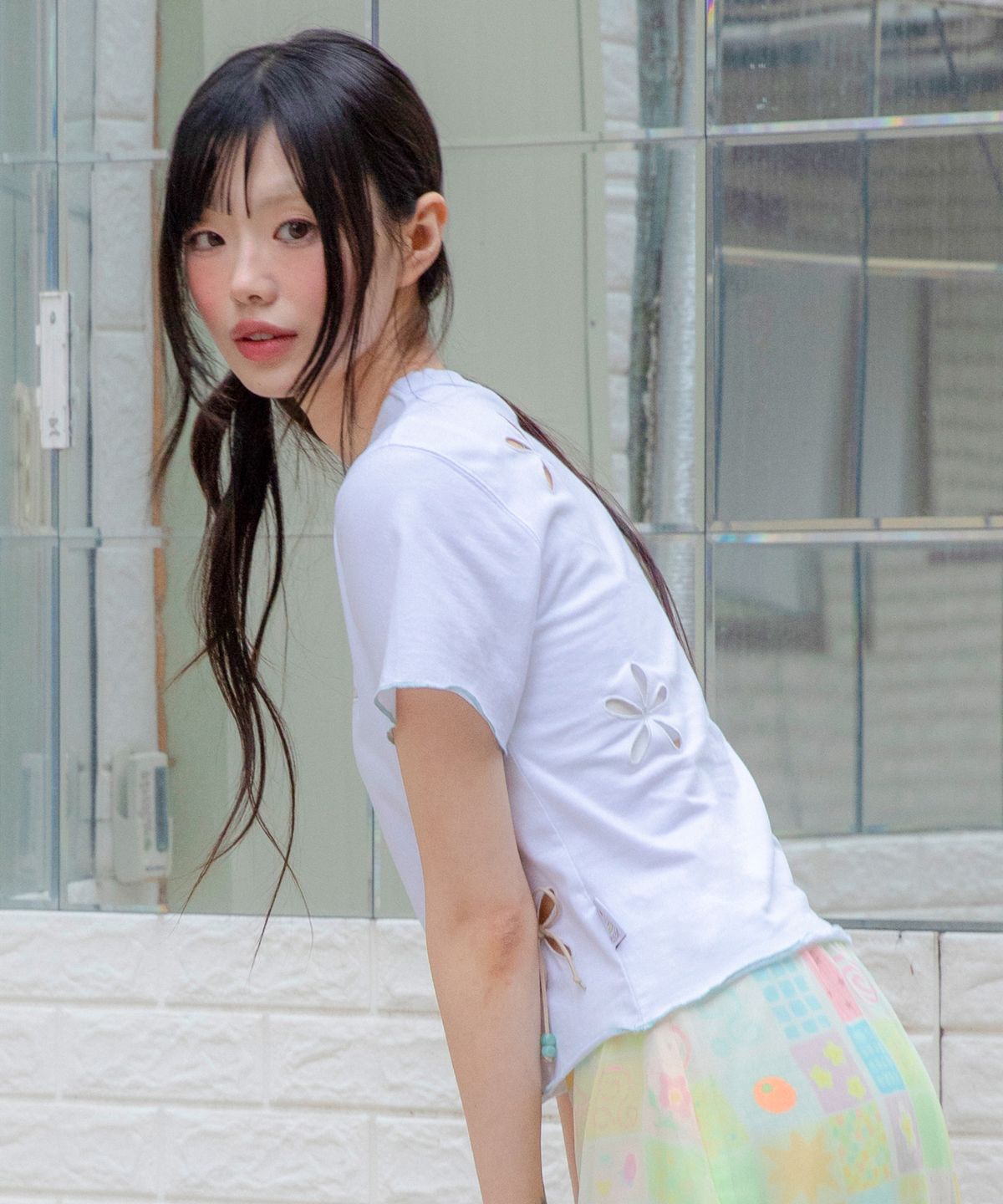 루나키후(RuNaKi'Hu') WXT101 무구케 펀칭 체크 아플리케 티셔츠 (WHITE)