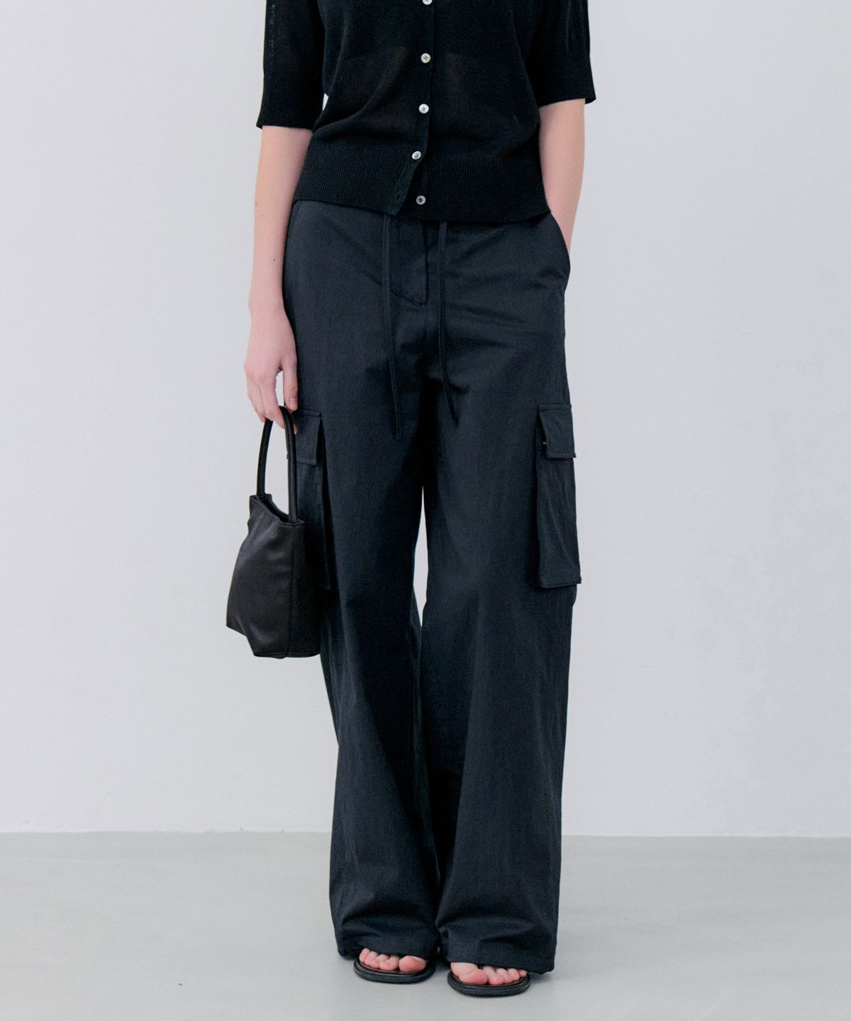 노티아(NOTIA) EASY CARGO PANTS - BLACK