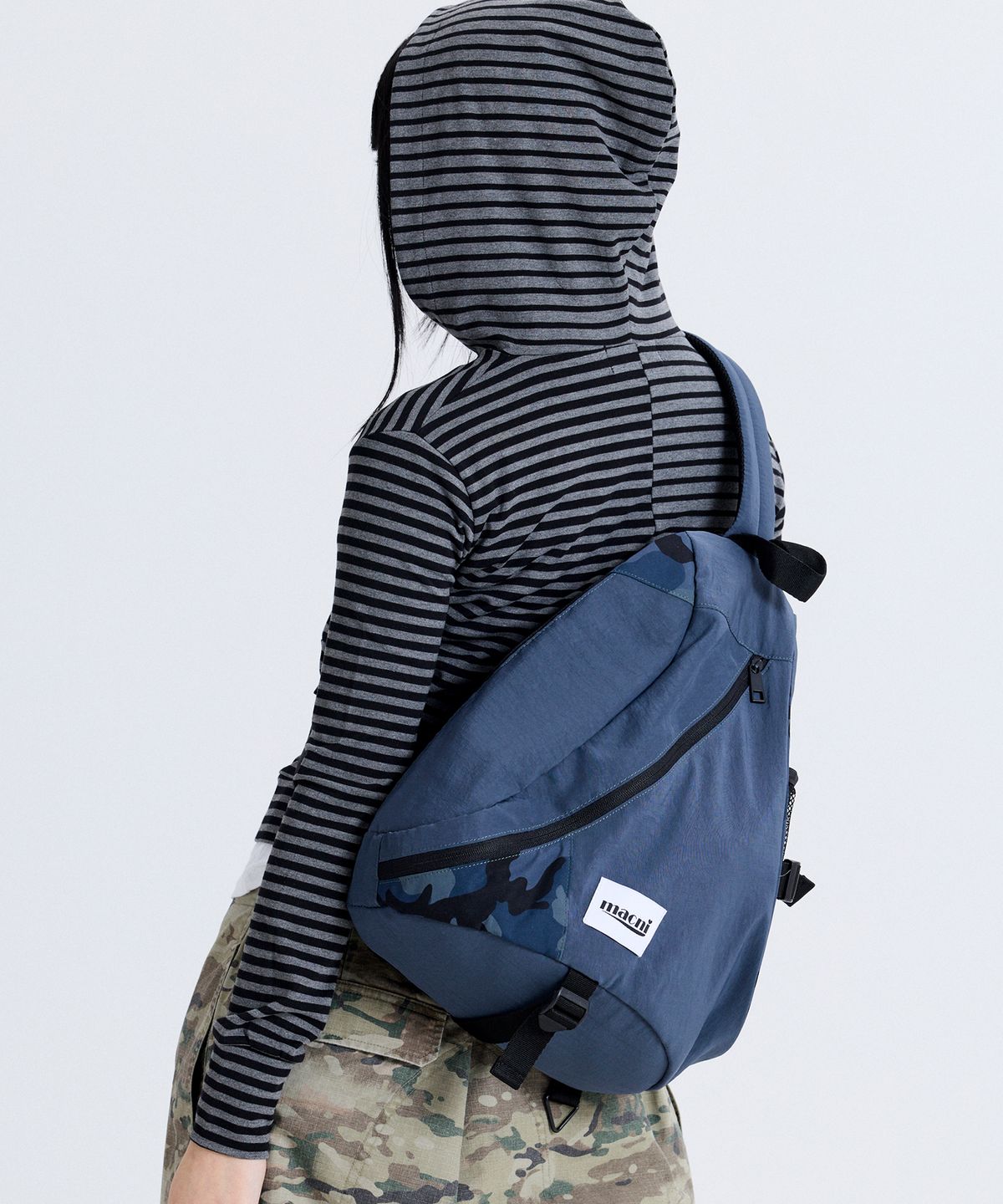 마크니(MACNI) SCOUT SLING BAG BLUE