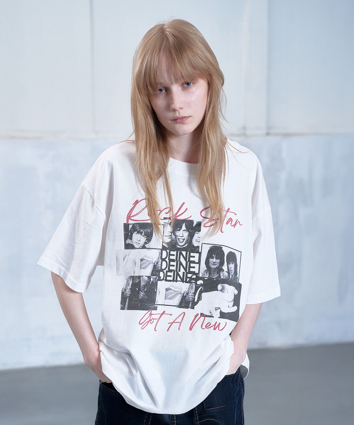 다이닛(DEINET) BAND GRAPHIC T-SHIRT IN WHITE