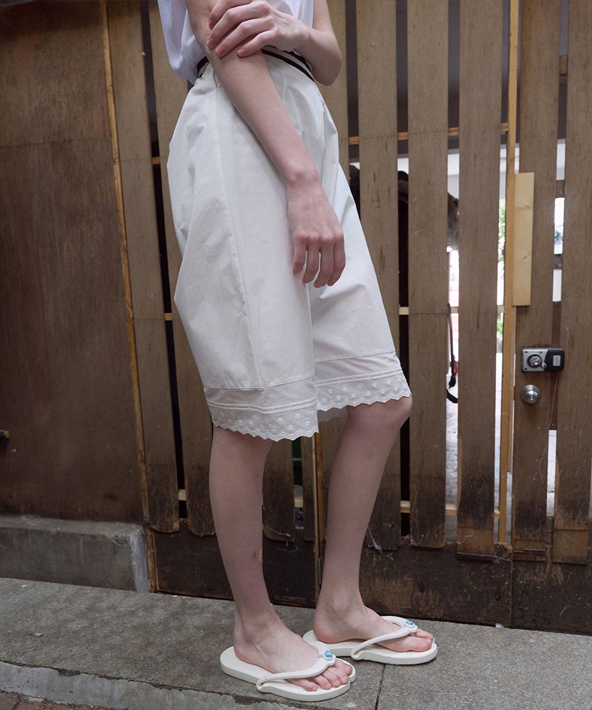 노컨텐츠(NOCONTENT) 368. 레이스 배기 팬츠 _ 화이트