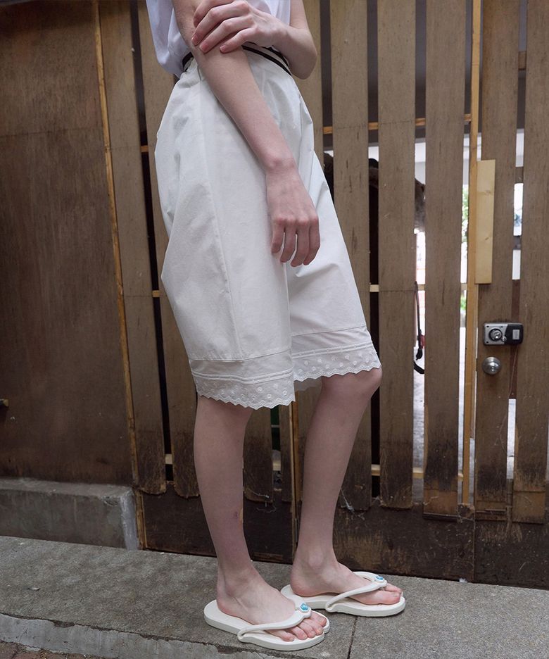 368. 레이스 배기 팬츠 _ 화이트