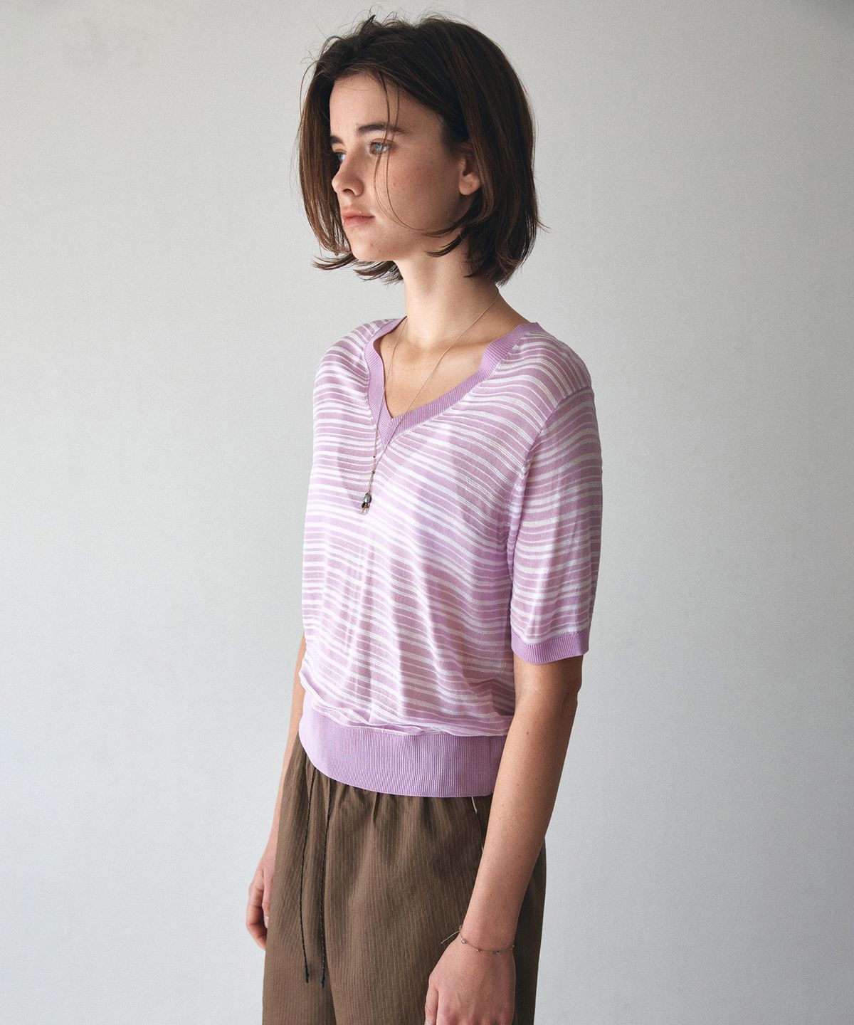 반원 아틀리에(VANONE ATELIER) KN4294 스트라이프 하프 슬리브 니트_Lavender