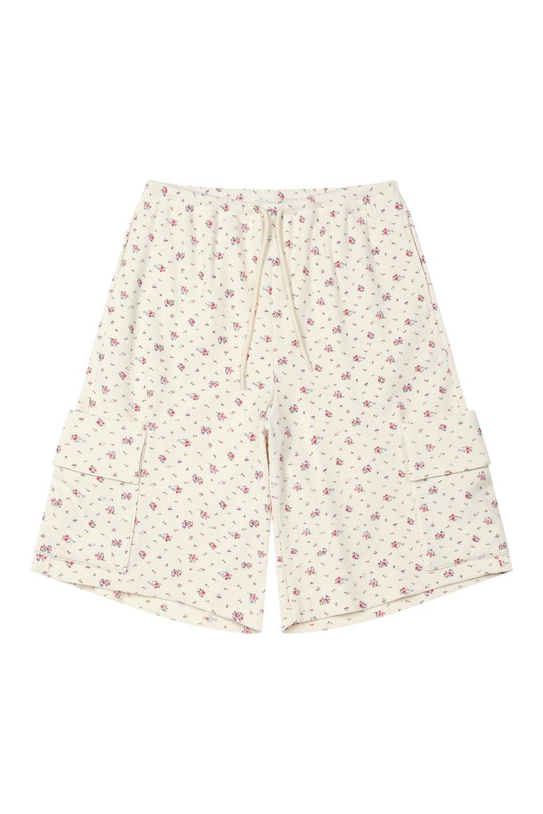 SOFT WAFFLE FLOWER JERSEY CARGO BERMUDA PANTS IN IVORY