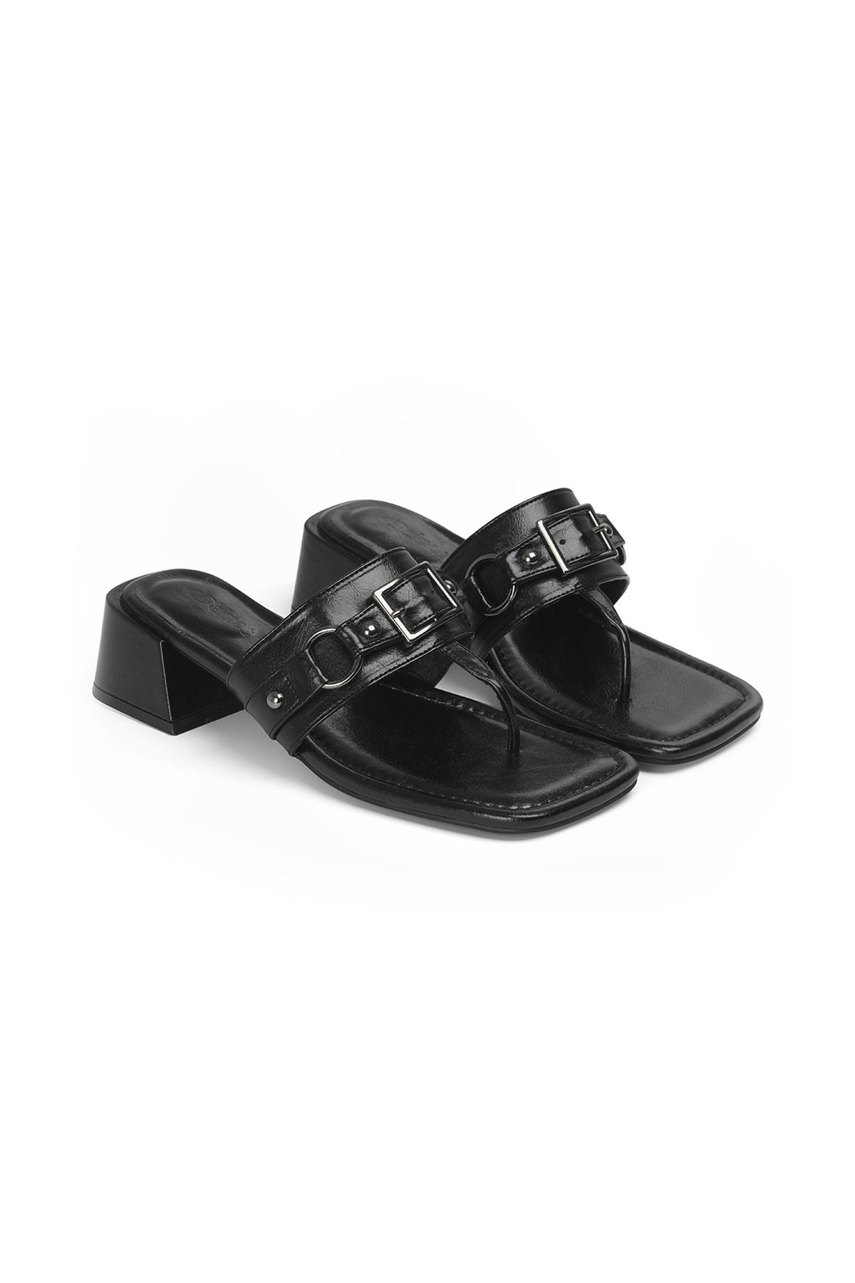 다이닛(DEINET) STUD SQUARE FLIP FLOP IN BLACK