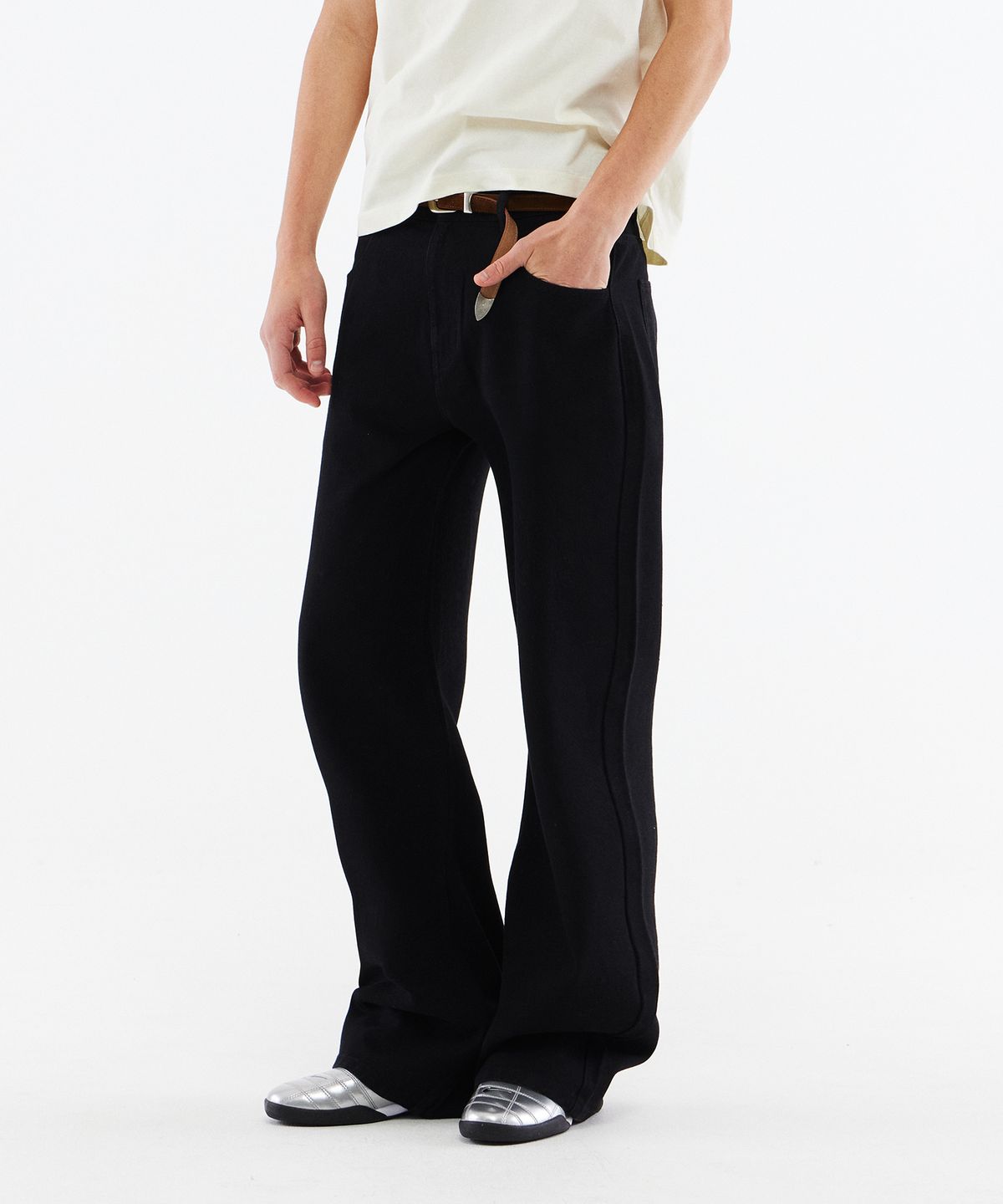 와키윌리(WACKY WILLY) 세미 플레어 데님 팬츠 블랙