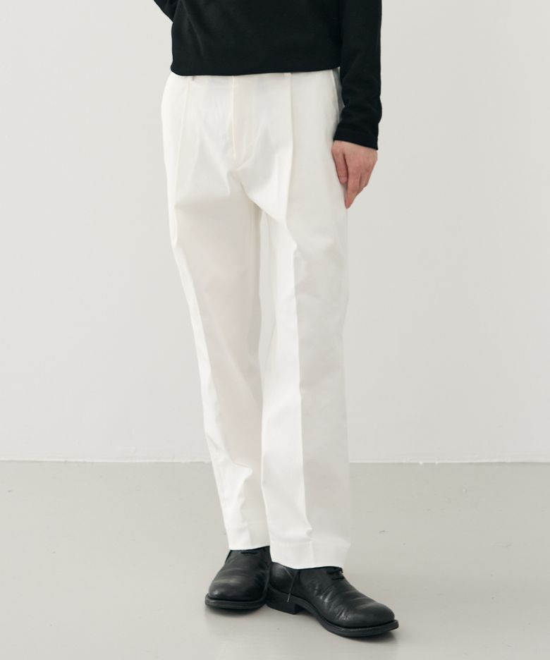 테이퍼드 오피서 원턱 밴딩 치노팬츠 [WHITE]