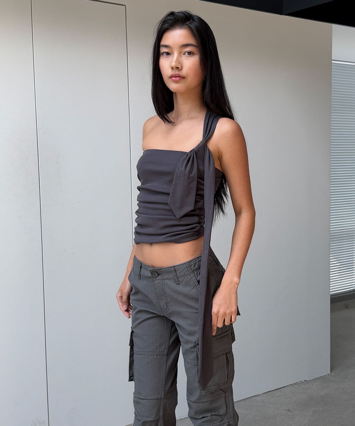 오도어(ODOR) Mellow ribbon top -  Charcoal