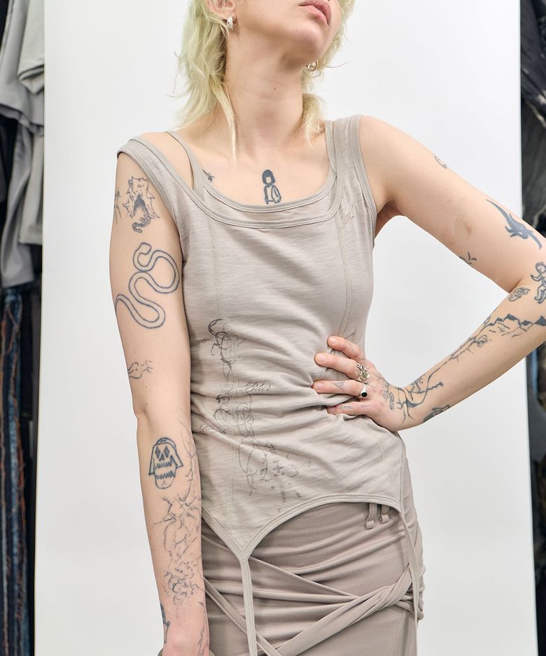 Tattooed Graphic Layered Sleeveless Tank Top Begie