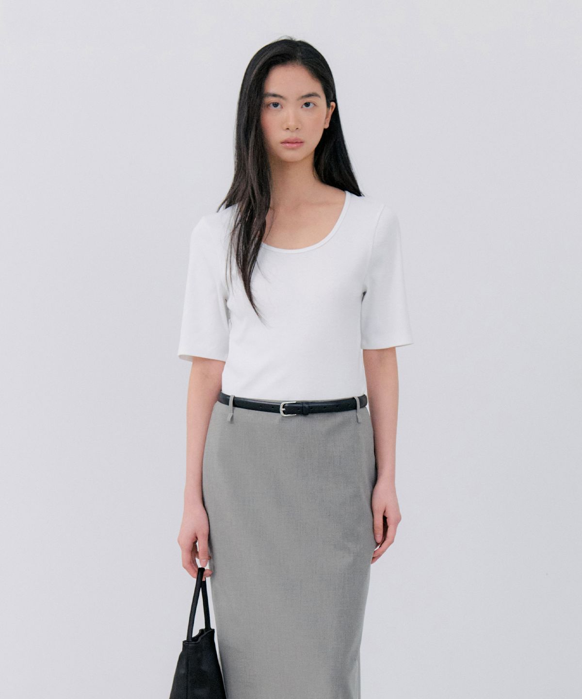 노티아(NOTIA) U-NECK SLIM FIT T-SHIRTS - WHITE