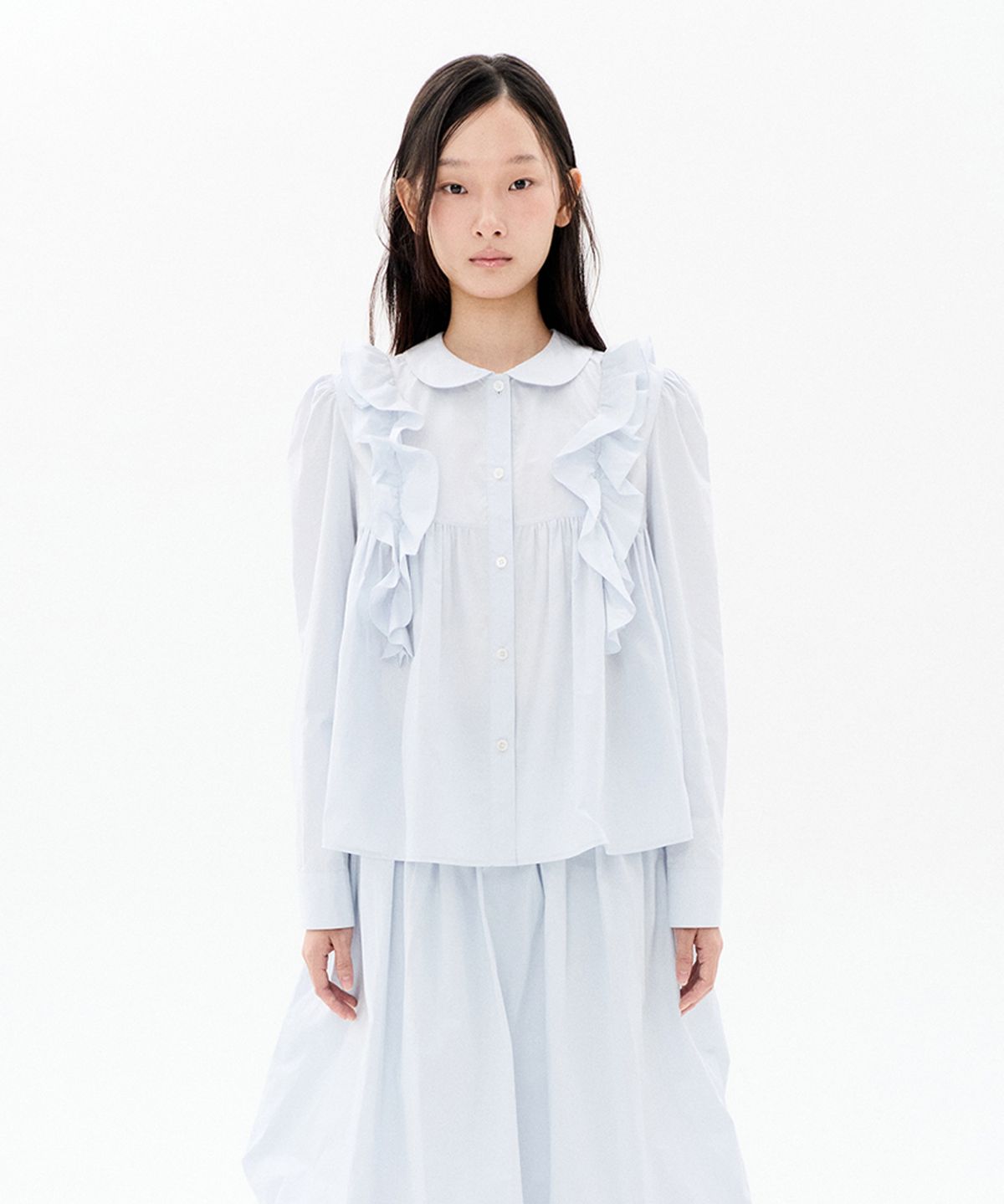 코스모스(COSMOSS) RUFFLE SHIRRING SHIRT (LIGHT BLUE)