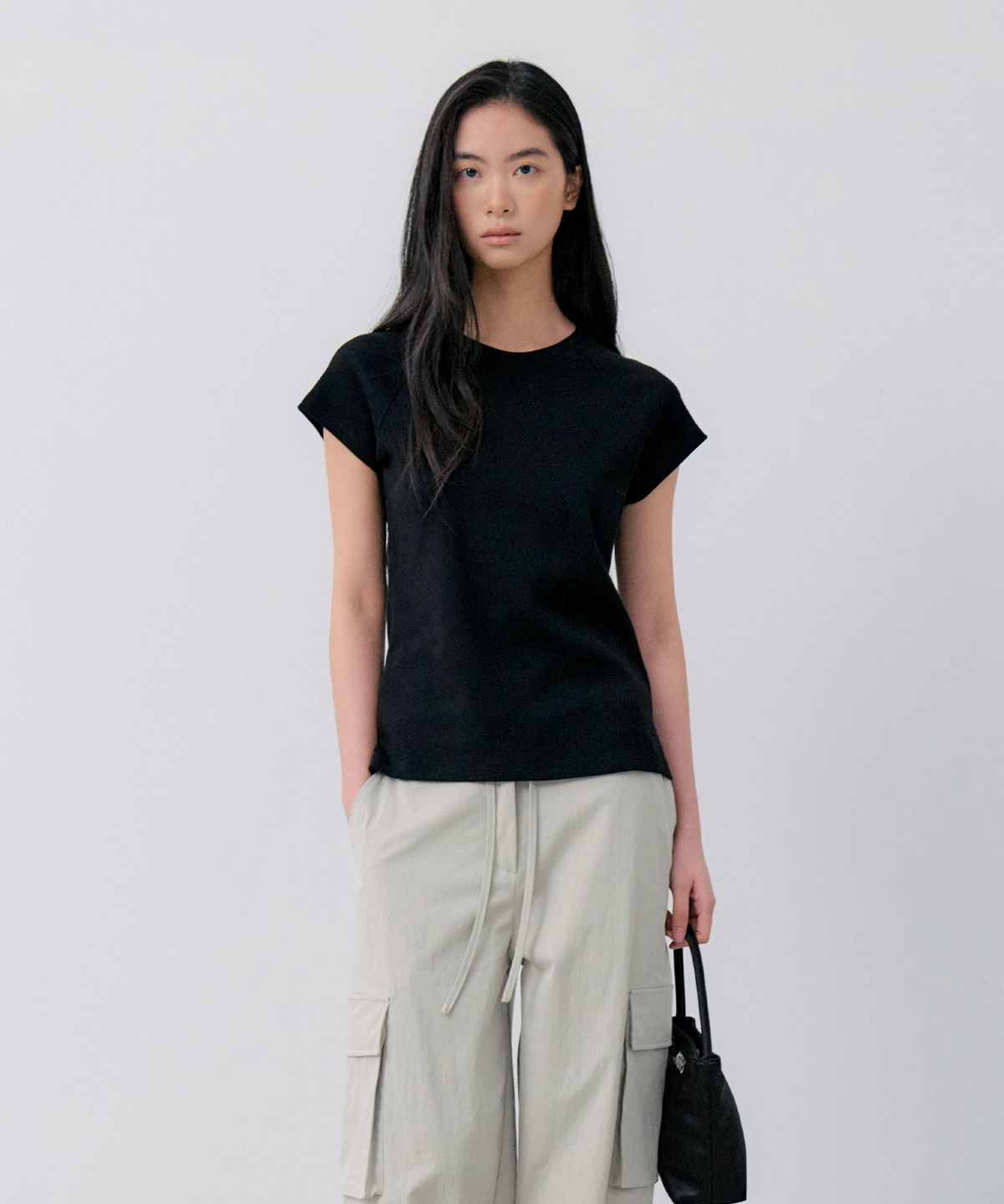 노티아(NOTIA) RAGLAN HALF SLEEVE T-SHIRTS - BLACK