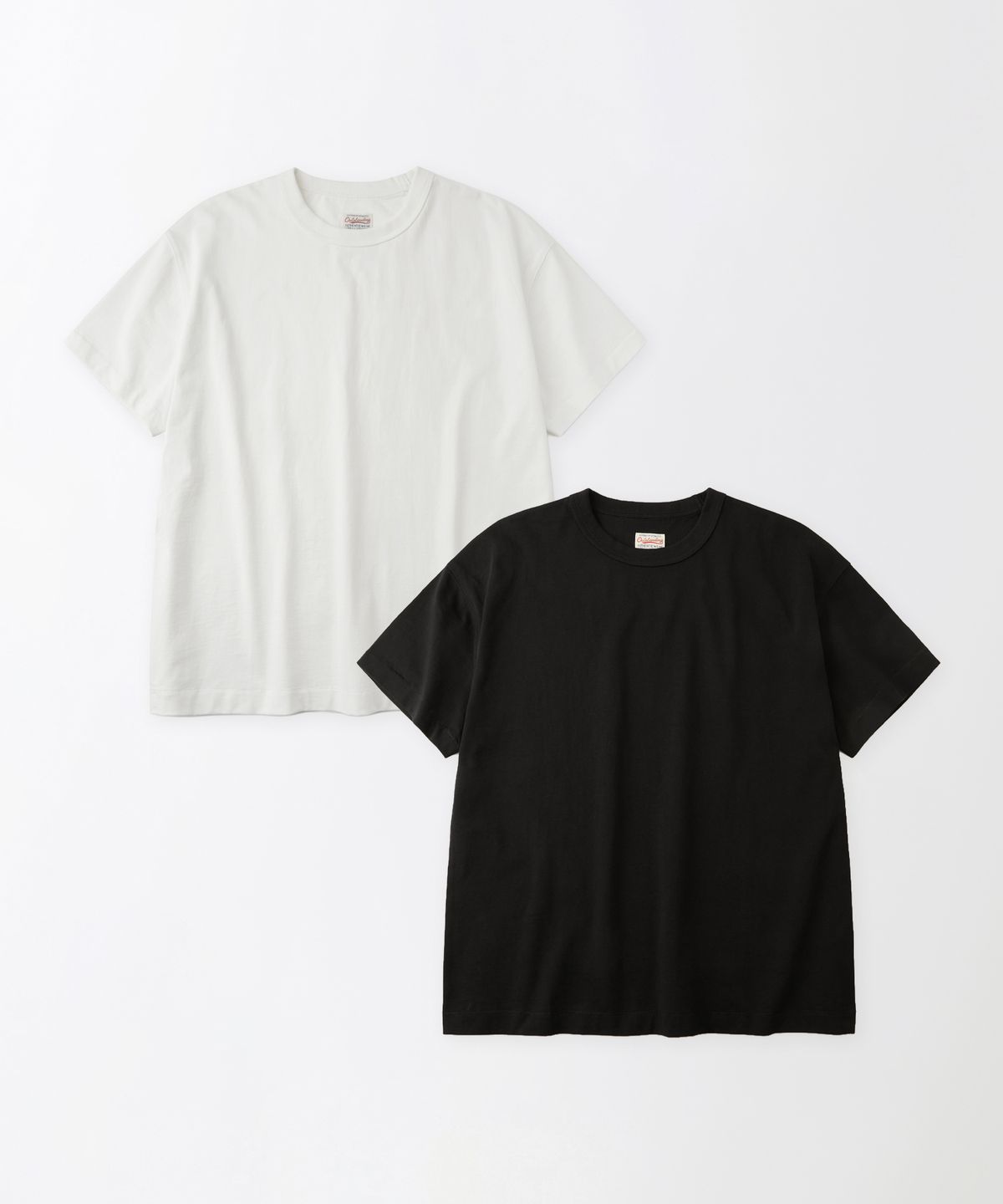 아웃스탠딩(OUTSTANDING) [2PACK] CROP FIT HALF SLEEVE TEE_OFF WHITE/BLACK
