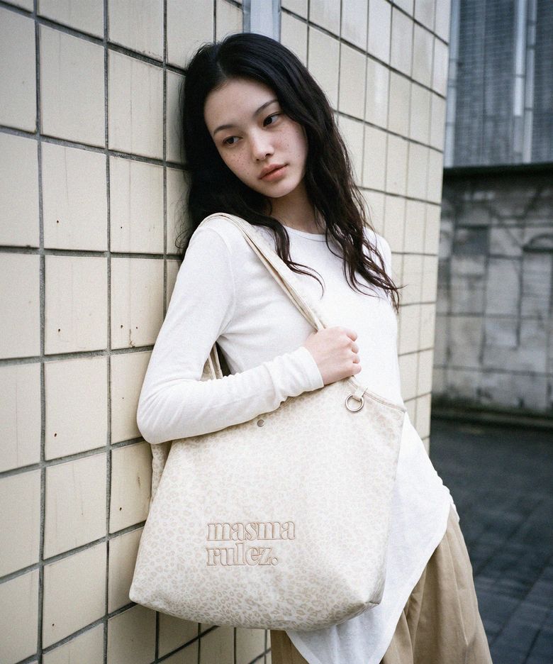 Loose fit big shoulder bag_Wrinkle leopard beige
