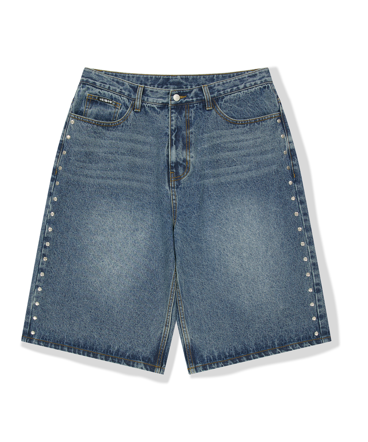 위캔더스(WKNDRS) [WKNDRS x GWAXNG] SNARL STUDDED DENIM SHORTS (DENIM)