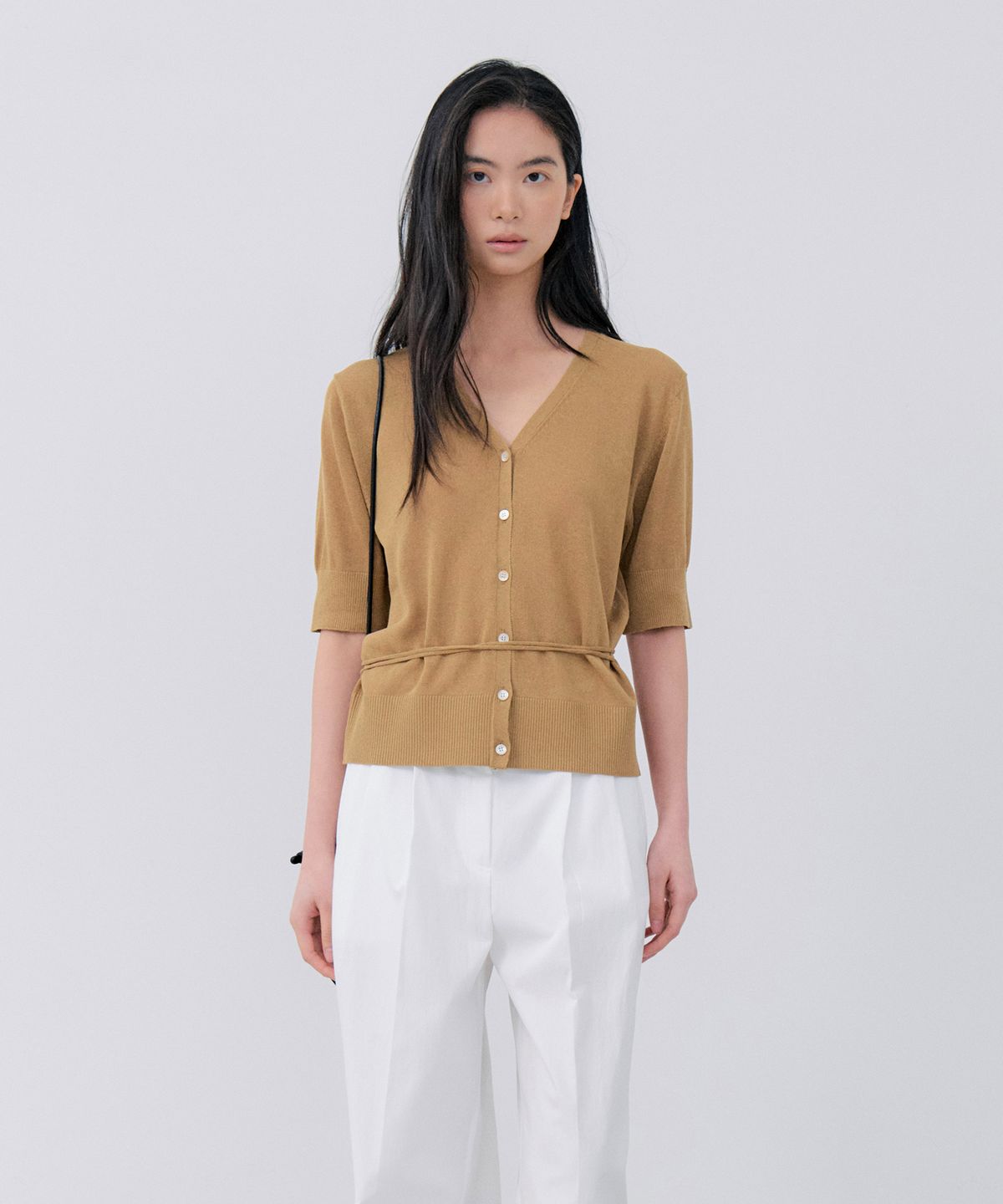 노티아(NOTIA) LINEN HALF V NECK CARDIGAN - CAMEL