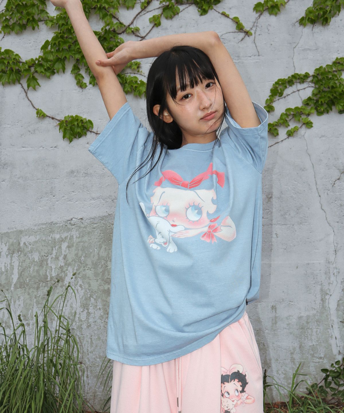 론론(RONRON) BETTY BOOP PIGMENT RIBBON OVER FIT T SHIRT SOFT BLUE