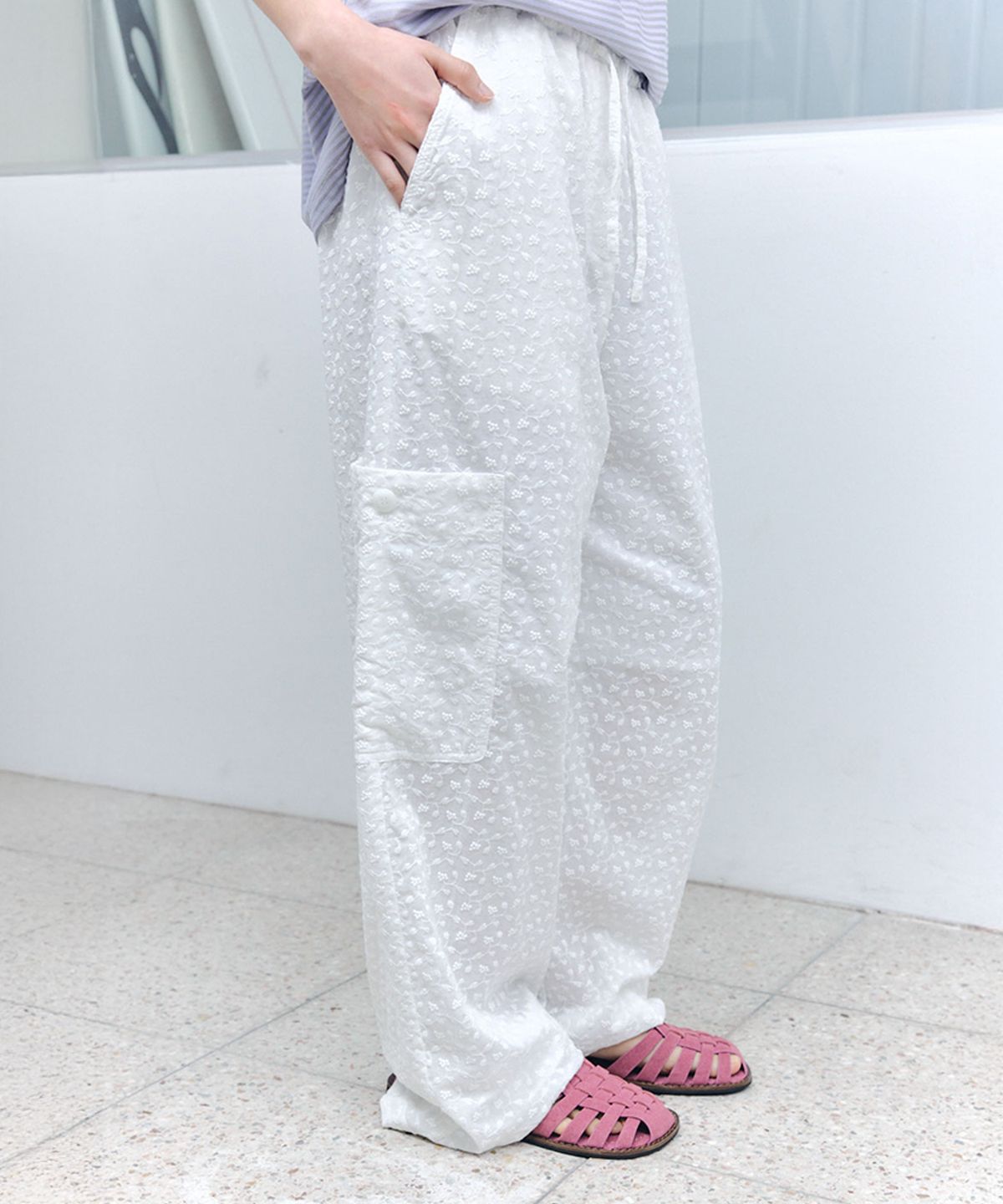 셀리테일즈(CELITAILS) EYELET POCKET WIDE PANTS_WHITE