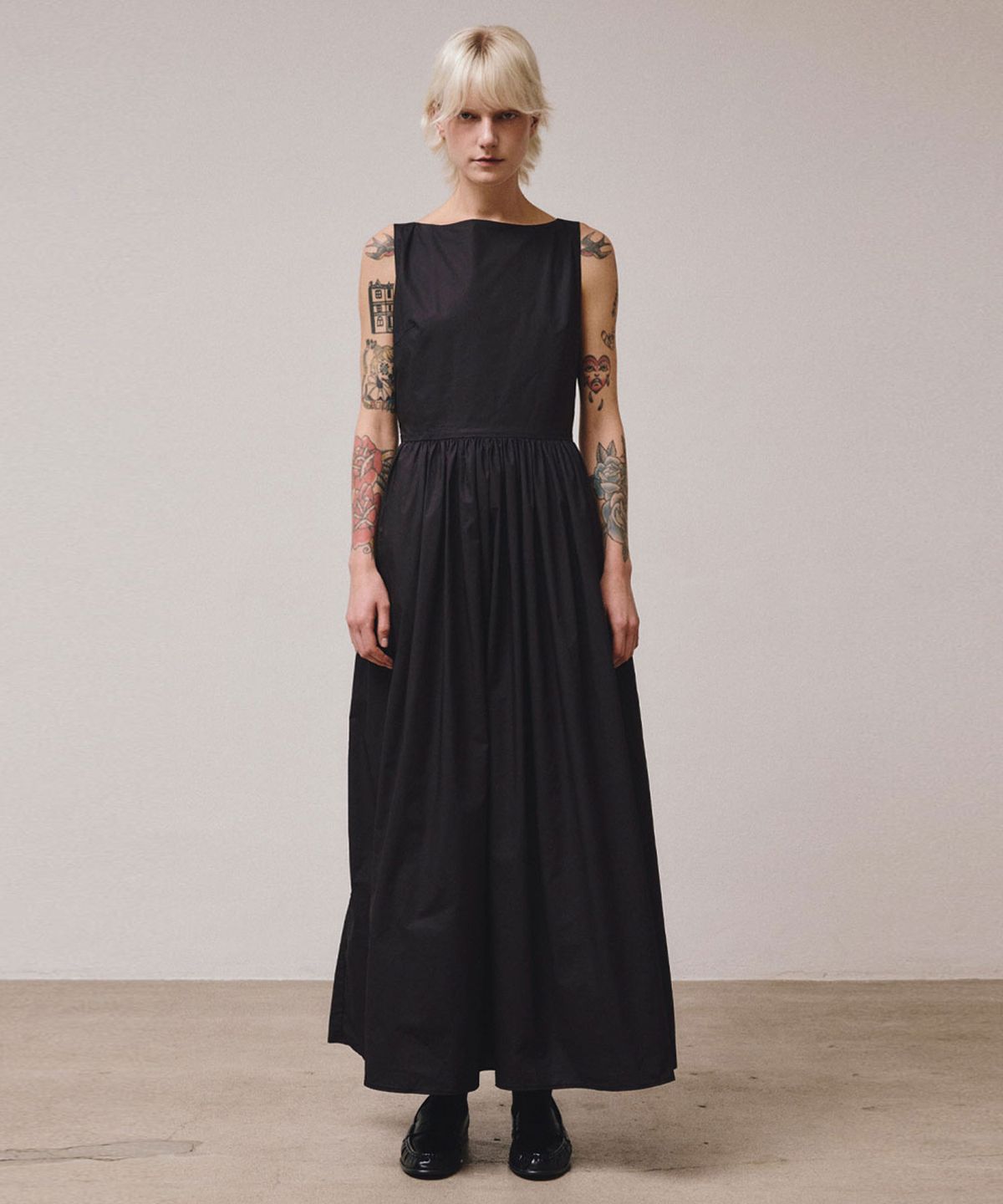 비자비(VIS A VIS) COTTON TIE BACK DRESS (BLACK)
