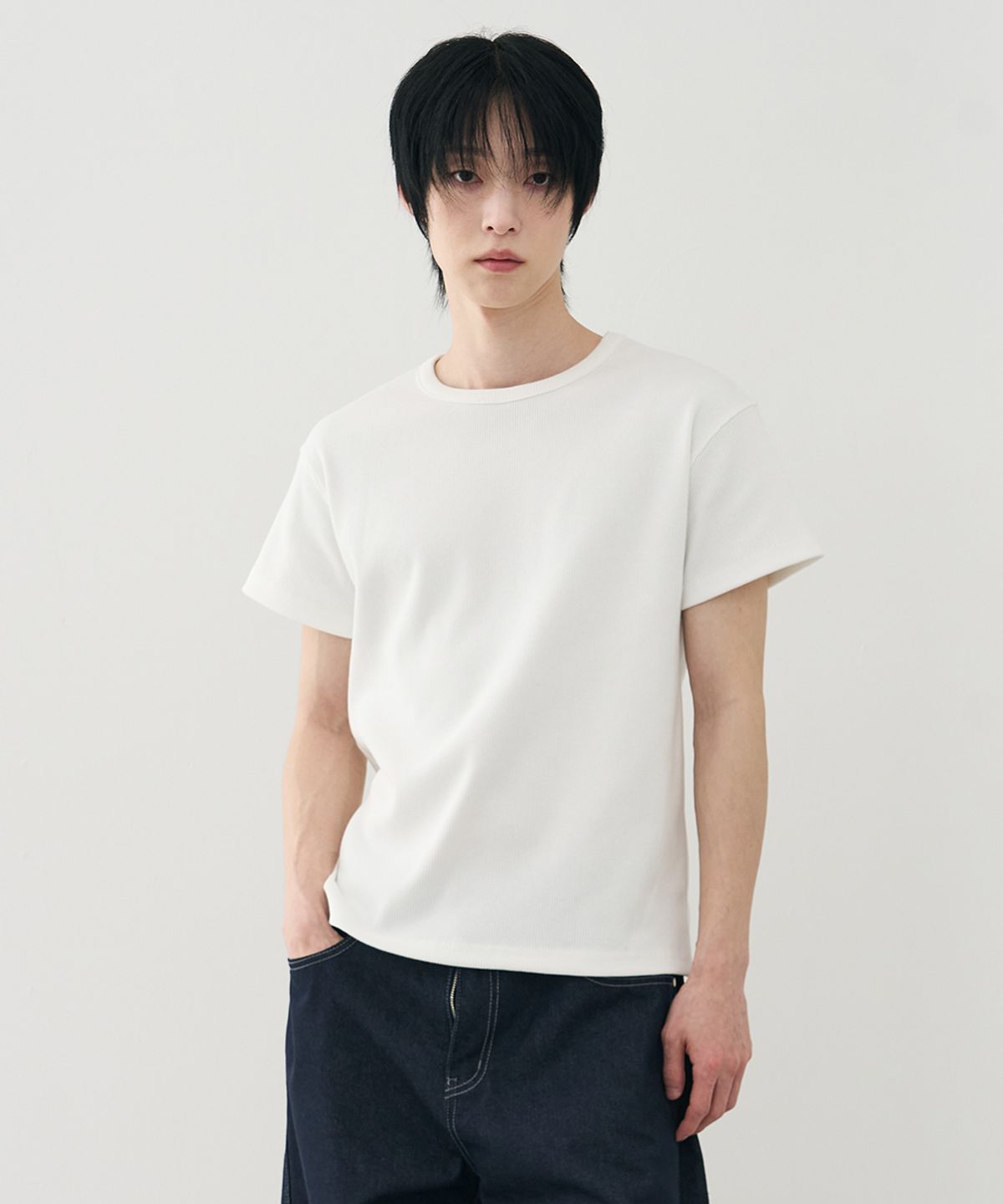 어레이드(ARRAYED) 리브드 숏슬리브 크롭 티셔츠 [WHITE]