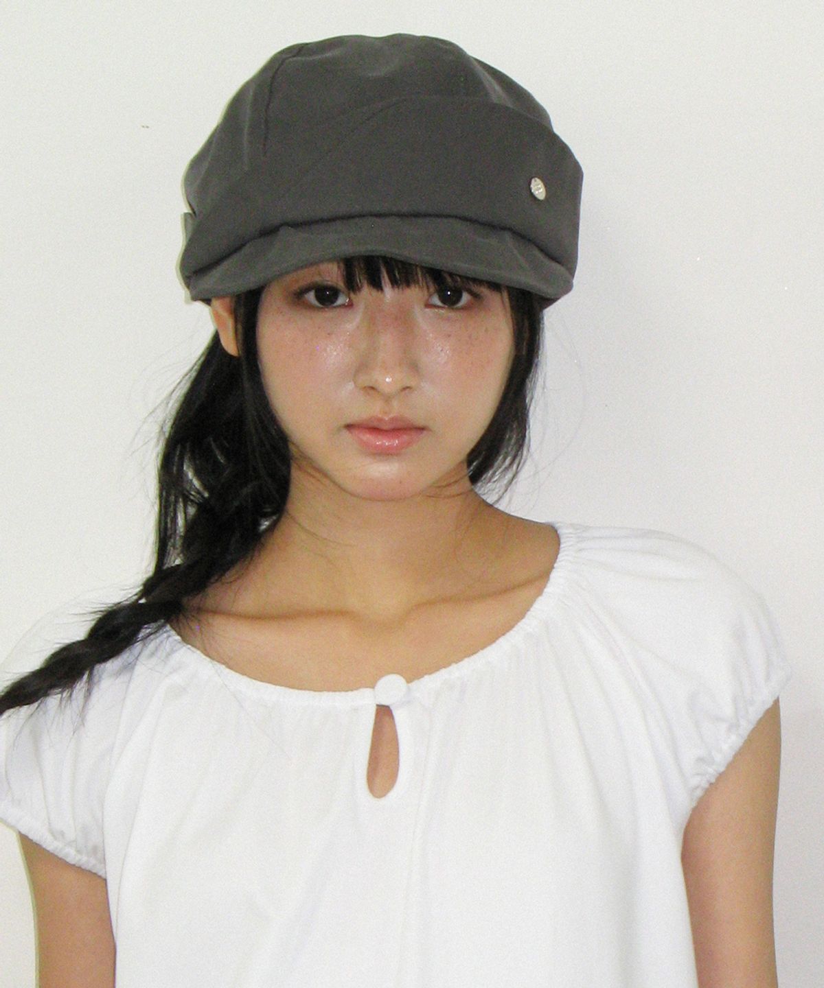 론론(RONRON) VOLUME PANEL NEWSBOY CAP CHARCOAL