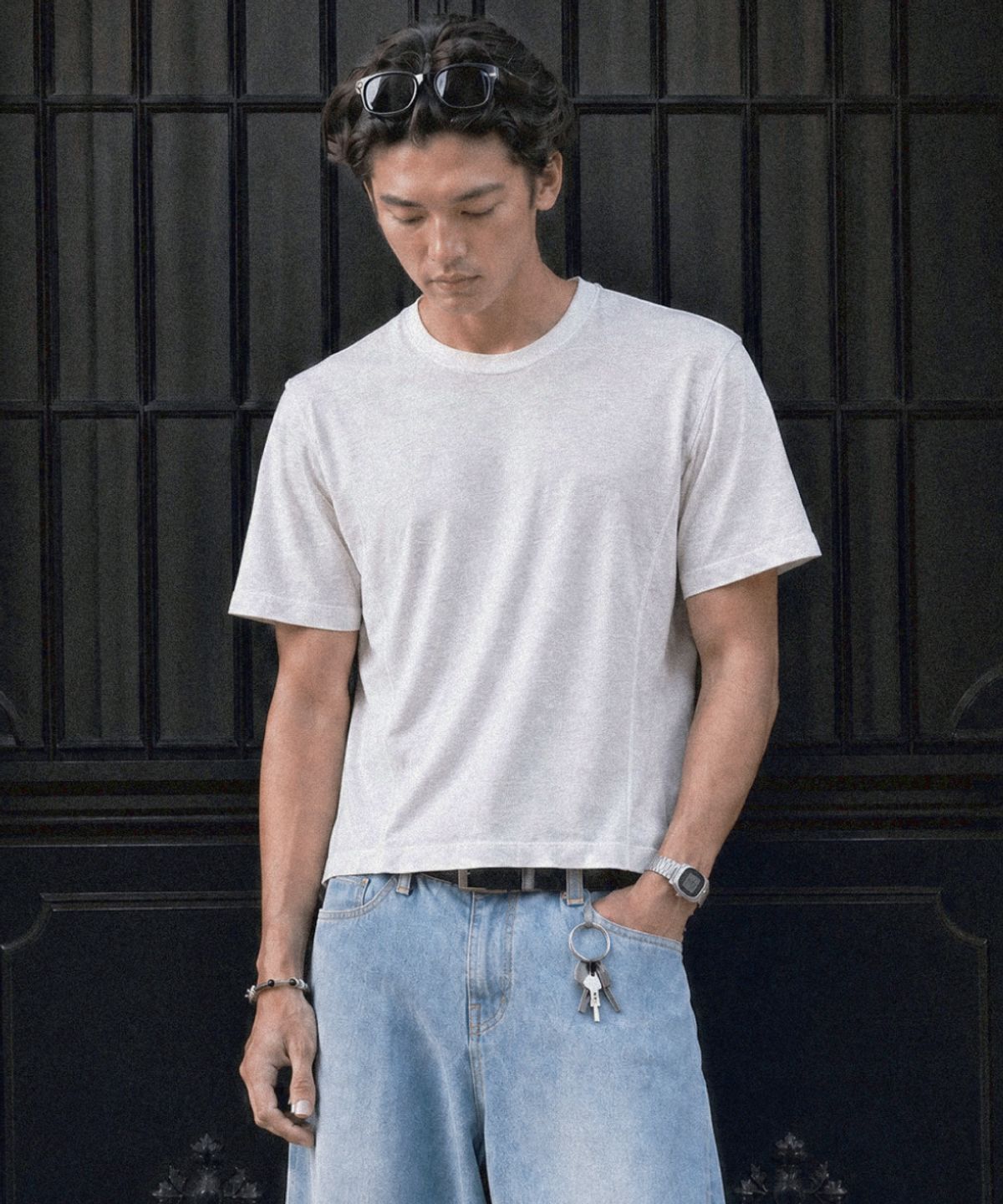 라우디(ROWDY) 릴렉스드 슬럽 패널라인 크롭 티셔츠_화이트