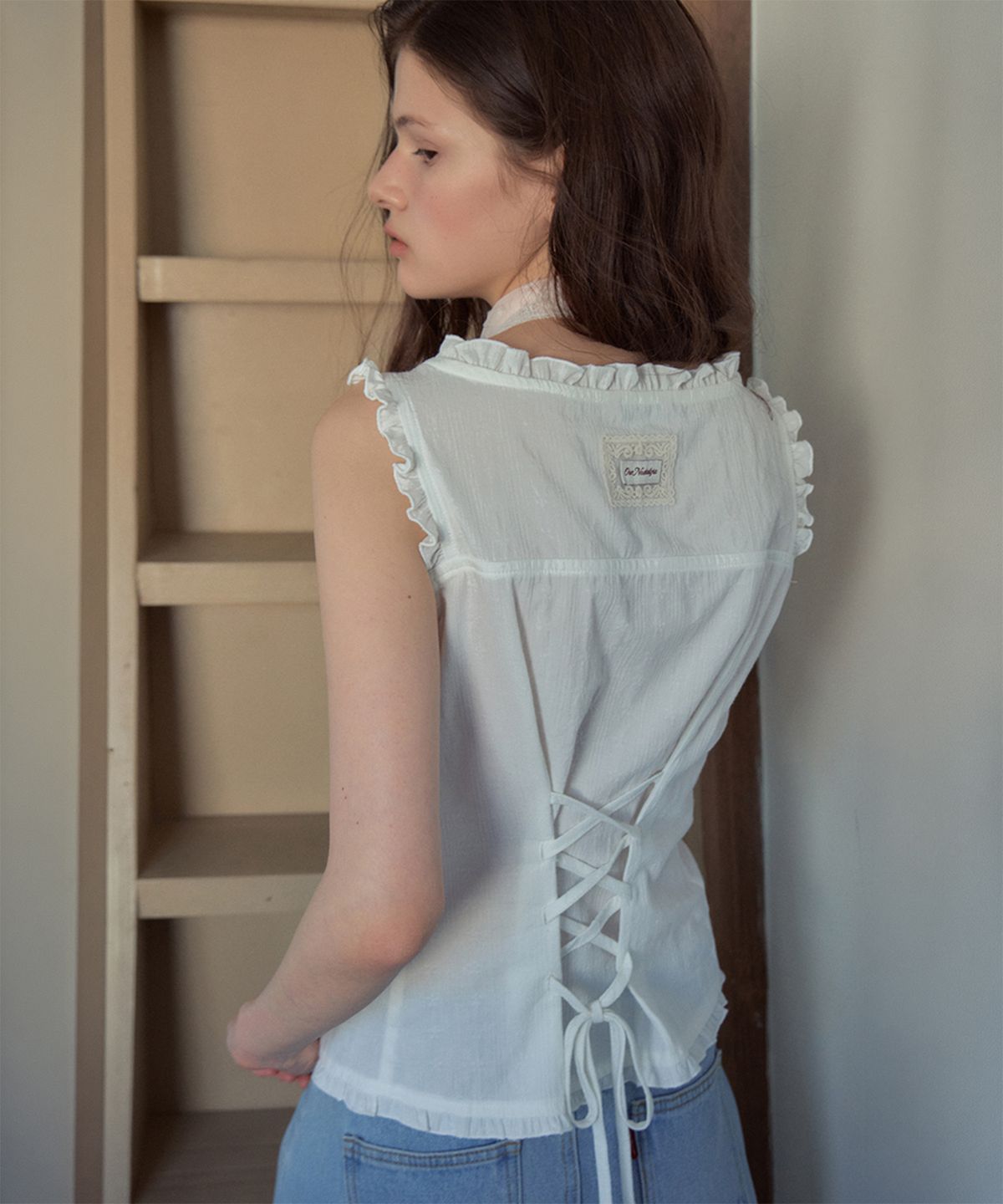 아우어노스텔지아(OURNOSTALGIA) Melly Pintuck Sleeveless Blouse_Ivory(OB6BL04)