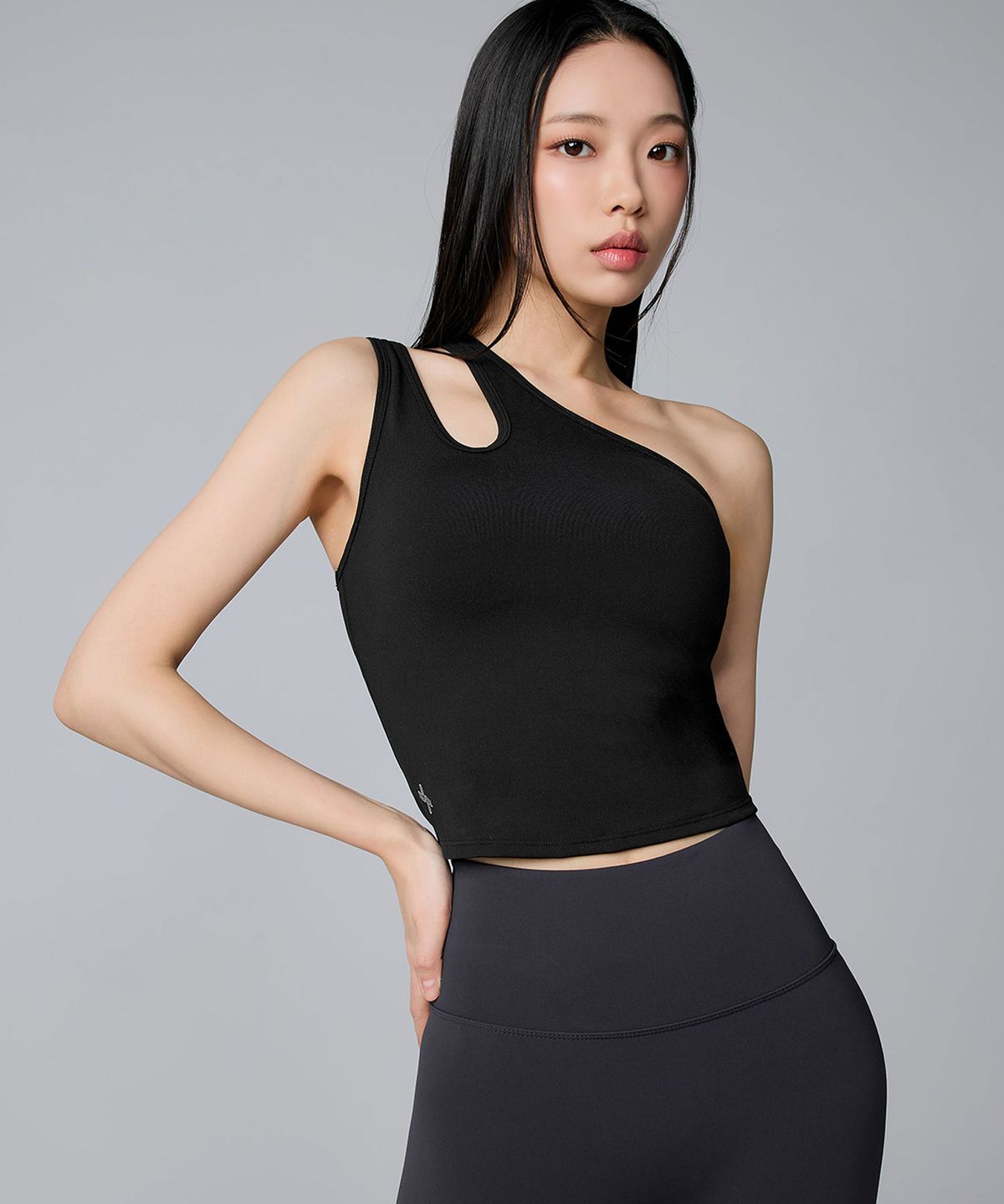 젝시믹스(XEXYMIX) 젤라 인텐션 컷아웃 원숄더 브라탑 XWFBR08H3