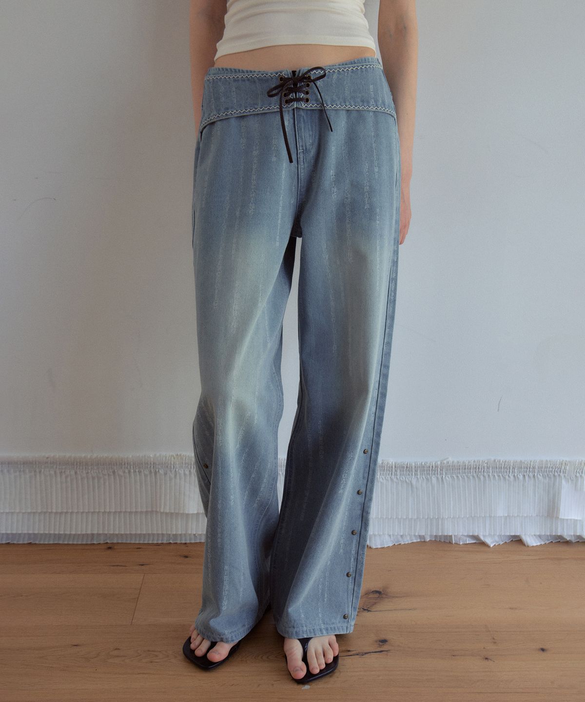 아우어노스텔지아(OURNOSTALGIA) Eyelet Brushed Denim Pants_Medium Blue(OCB6PT07)