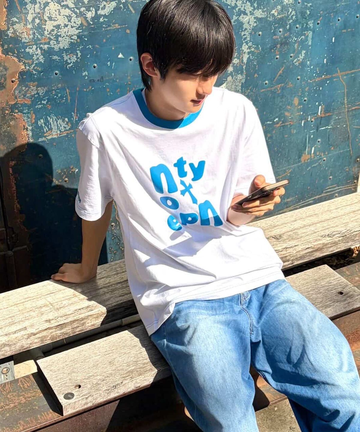 논타입(NONTYPE) SCATTERED SIGNATURE TYPO TEE (WHITE)