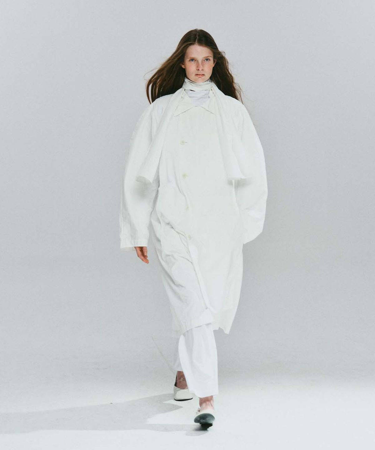 코스모스(COSMOSS) VEIL TRENCH COAT (WHITE)