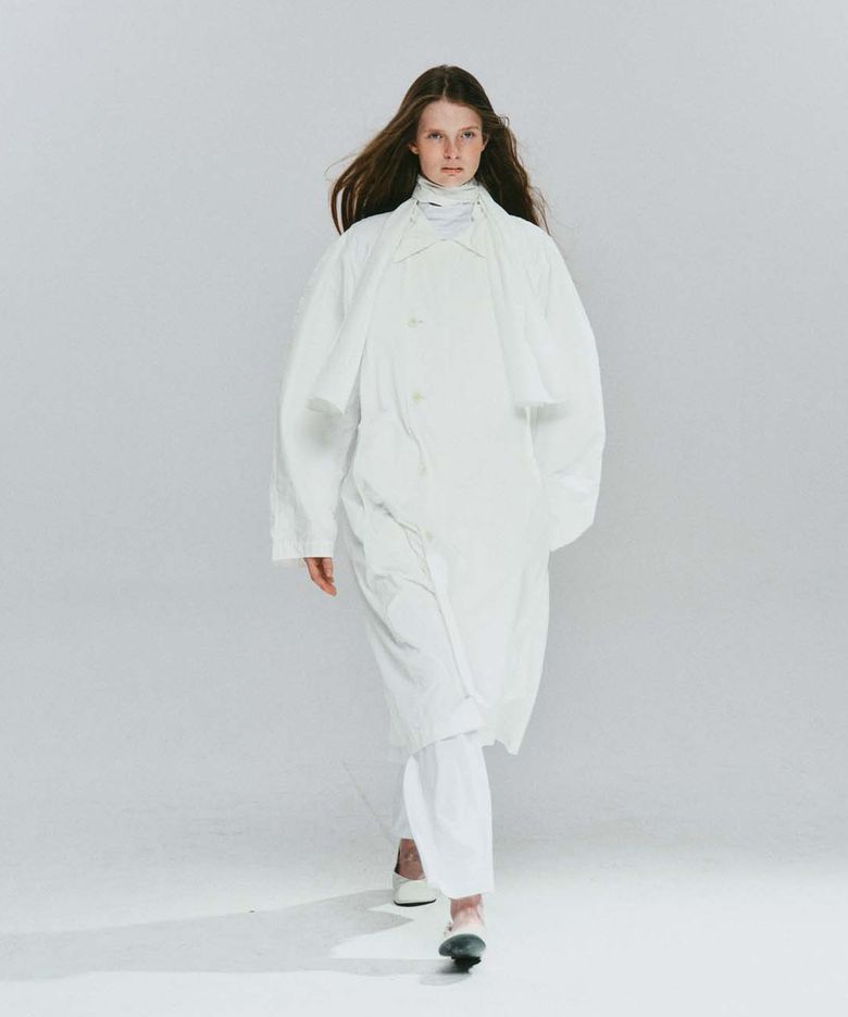 VEIL TRENCH COAT (WHITE)